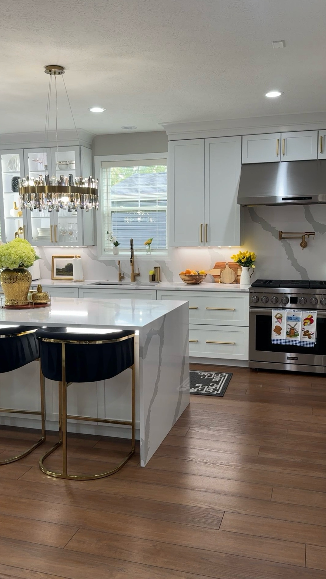 Labor Day sales on my beautiful chandeliers and counter stools. Shop below 

Labor Day sales chandeliers Amazon kitchen counter stools home decor 

#LTKSaleAlert #LTKStyleTip #LTKHome