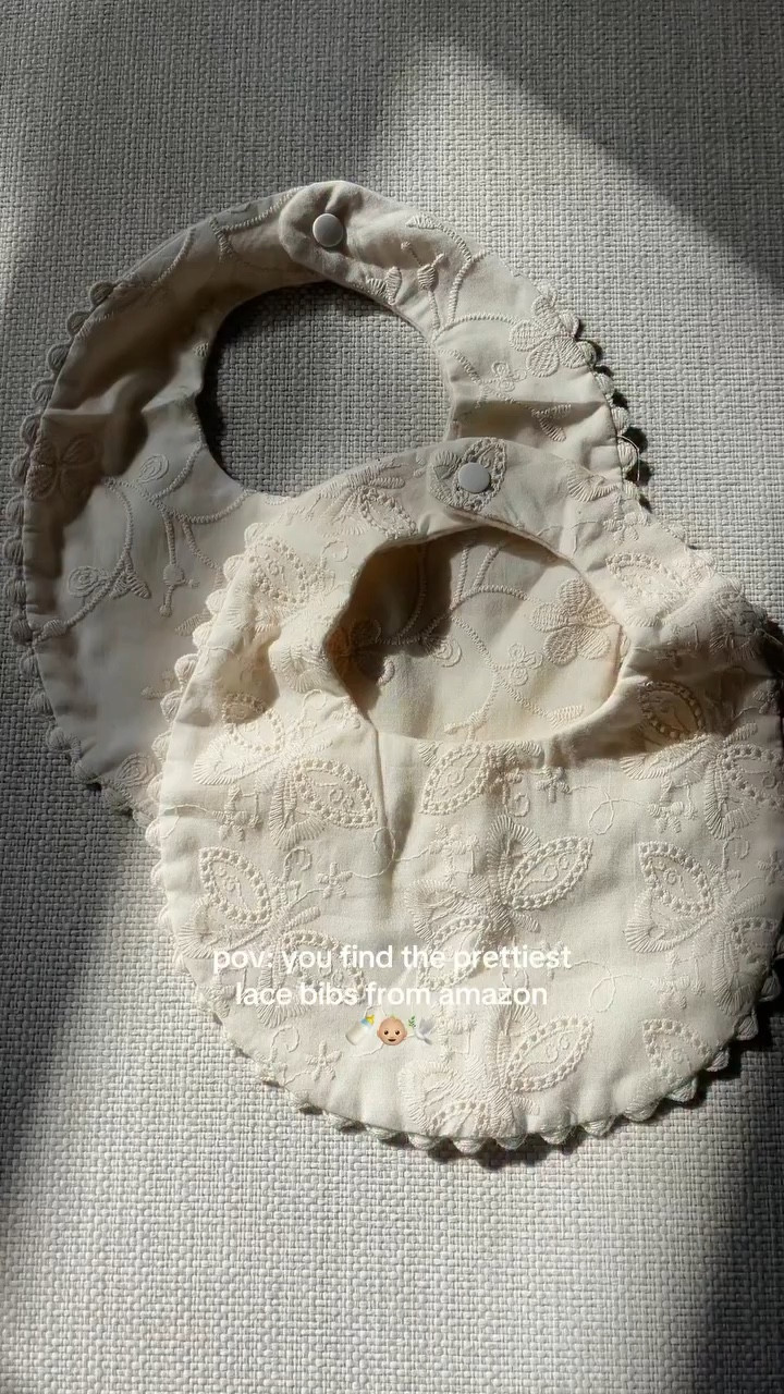 amazon lace baby bibs 🍼 say BIBS for 🔗 (must be following to receive dm) how cuteeeee are these? they are so well made & the perfect baby gift 🤍🕊️

#babyfinds #babygufts #amazonfinds #amazonbabymusthaves #babymusthaves