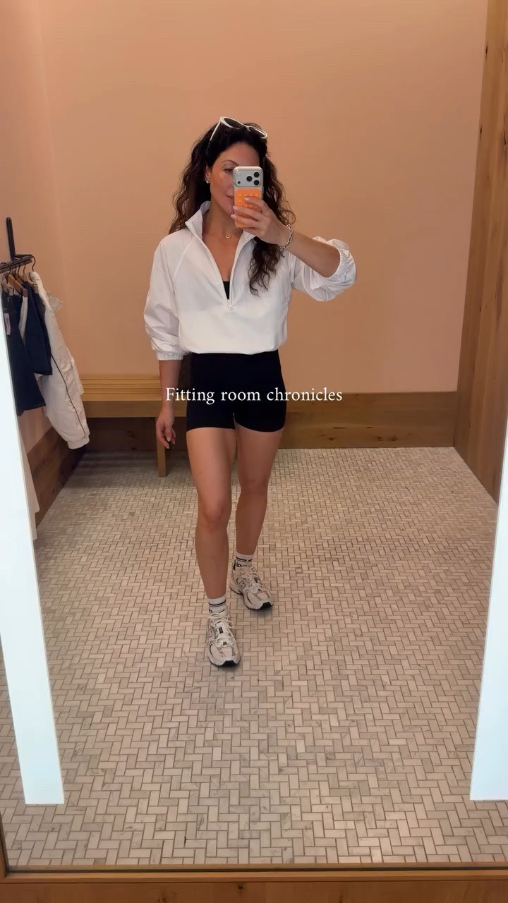 Fitting room chronicles. And I may have saved the best for last 🤍

Let me know if you want the links. 

#aritzia #casualstyle #summerstyle #petite #stylediaries