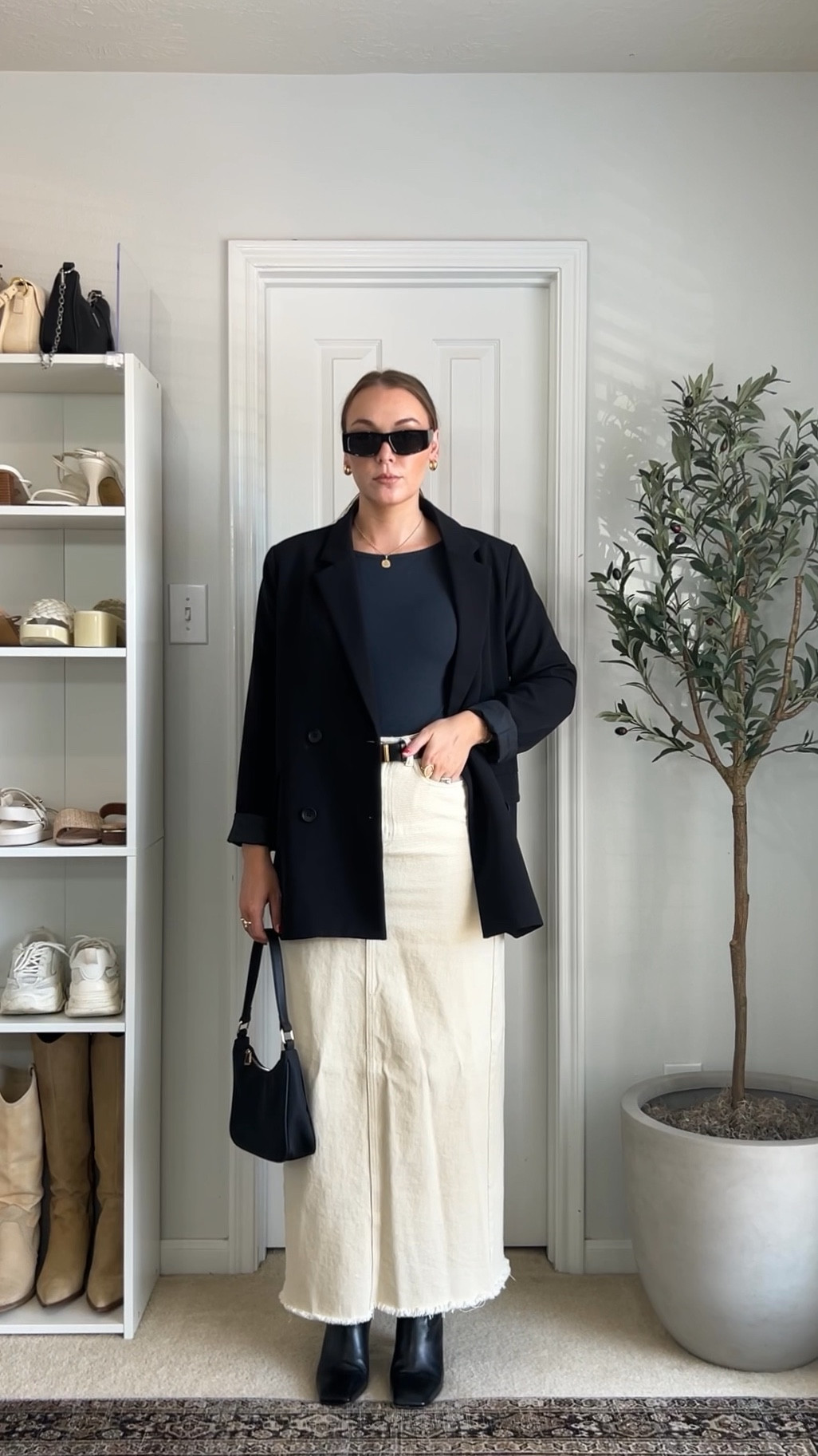 day four | early fall workwear outfits 🍂

Blazer is old linking similar 
Skirt size 6 
Bodysuit is old linking similar 
.⁠
.⁠
.⁠
.⁠
elevated basics, capsule wardrobe, wearable wardrobe, style tips, wearing vs styling, how to style, outfit ideas, fall fashion, work outfits, smart casual style, business casual style, Pinterest style, fall style 2023, styling outfits, autumn style.  #capsulewardrobe #fallstyle2023 #wearingvsstyling #howtostyle #workoutfits

#LTKfindsunder100 #LTKstyletip #LTKSeasonal