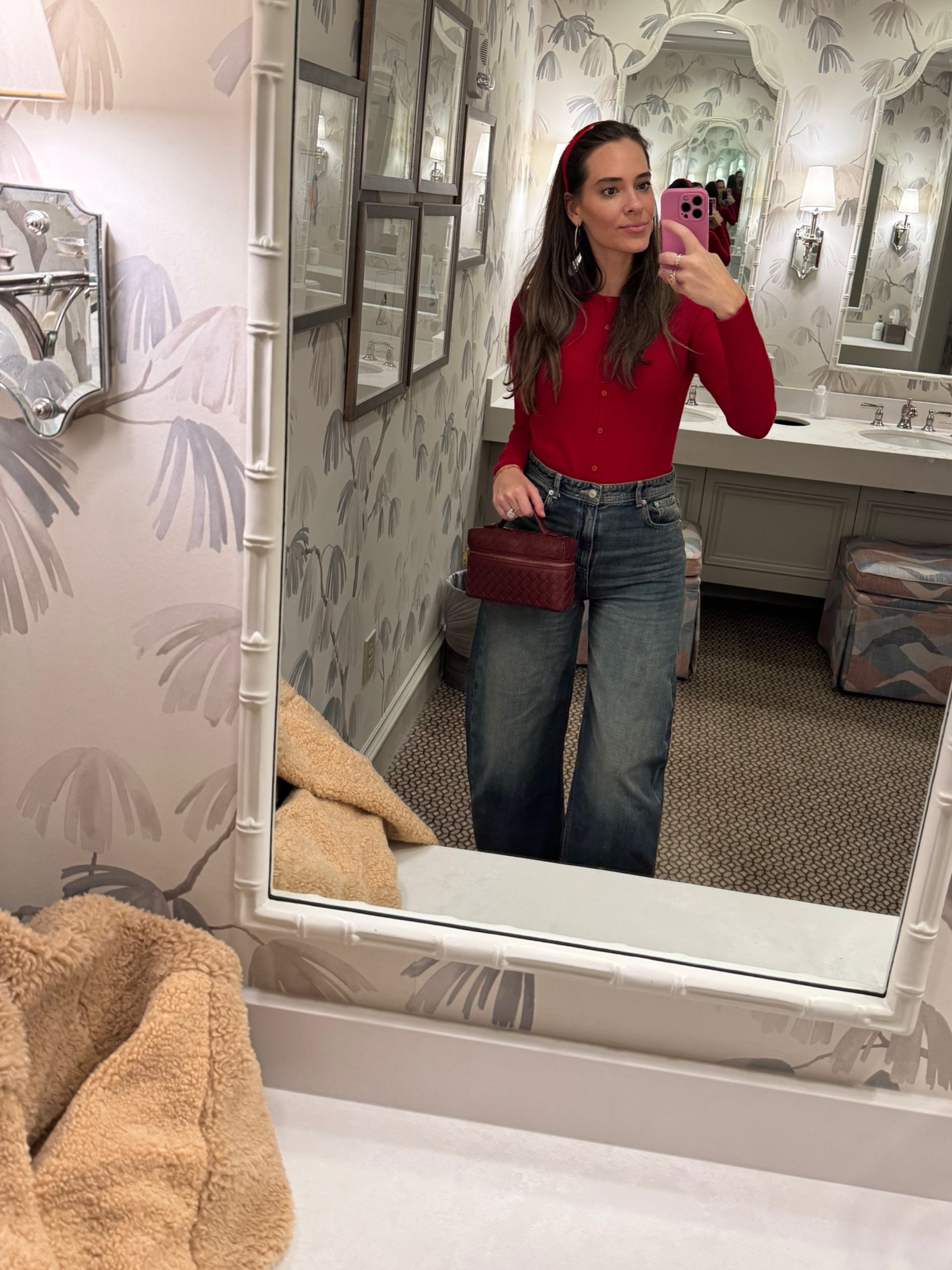 Red Cardigan 
barrel Jeans 

#LTKFindsUnder100 #LTKSeasonal #LTKStyleTip