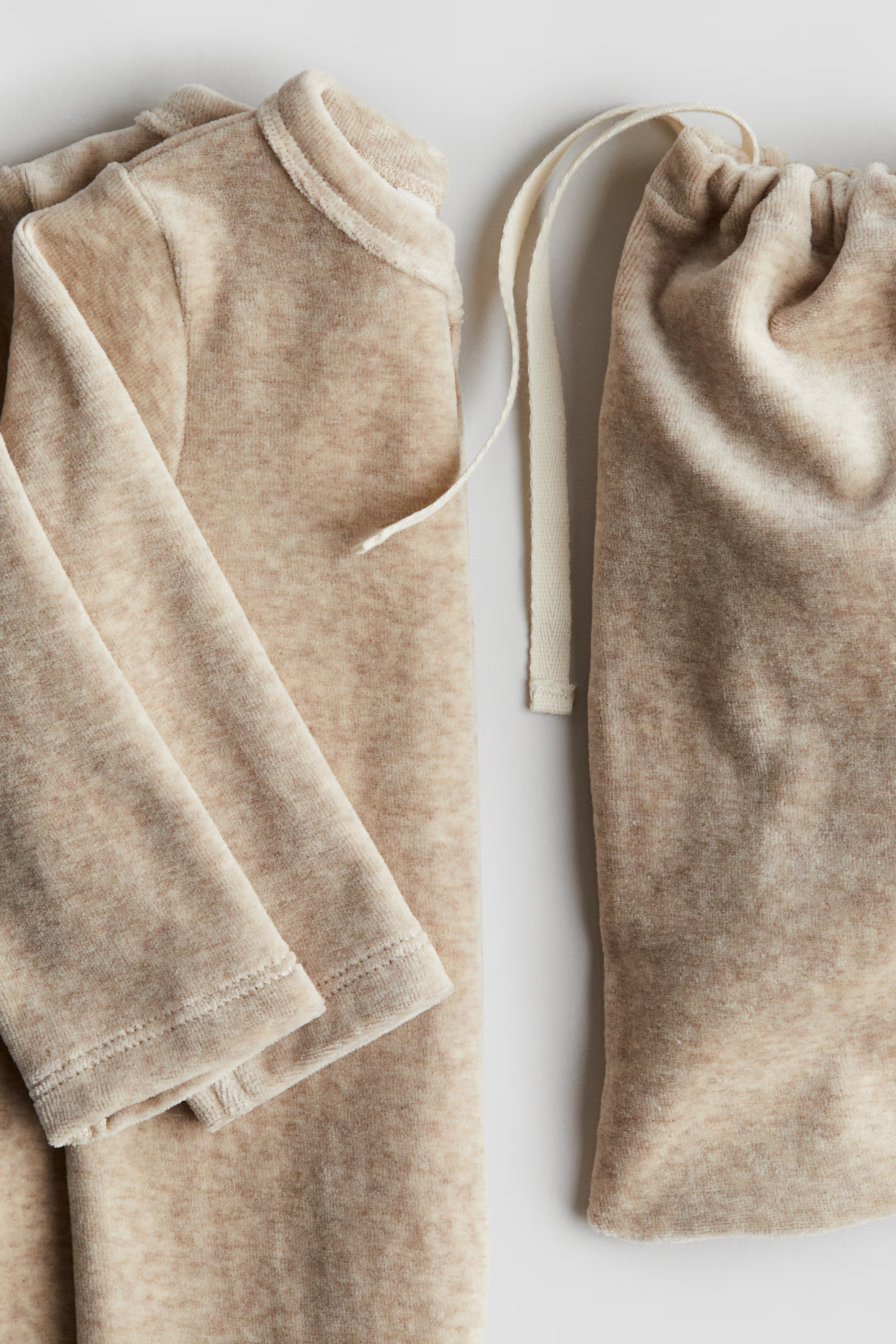 Velour sleepsuit gift set | H&M (UK, MY, IN, SG, PH, TW, HK)