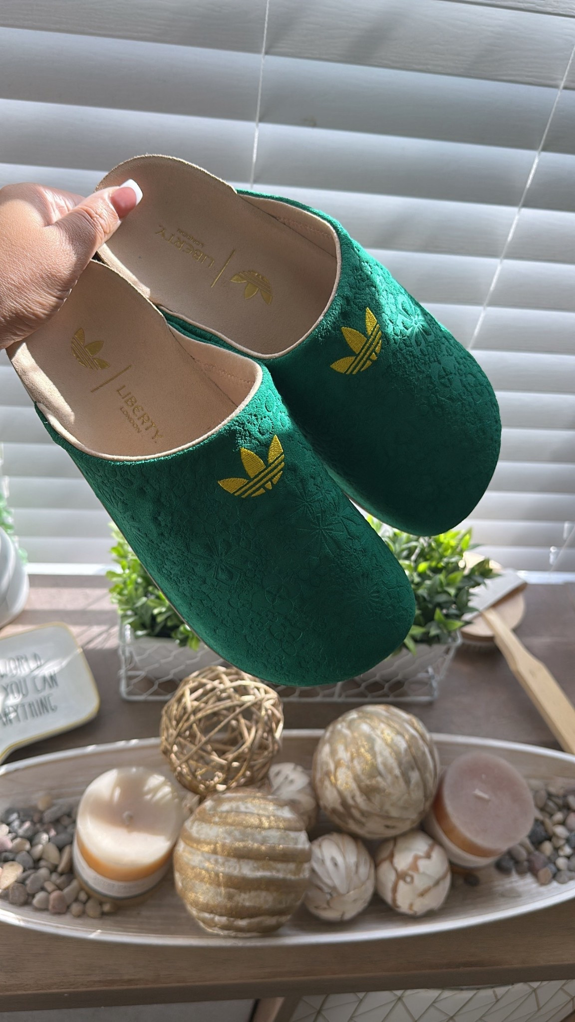 The cutest mules 💚

#LTKgrwm #LTKdayinmylife #LTKootd