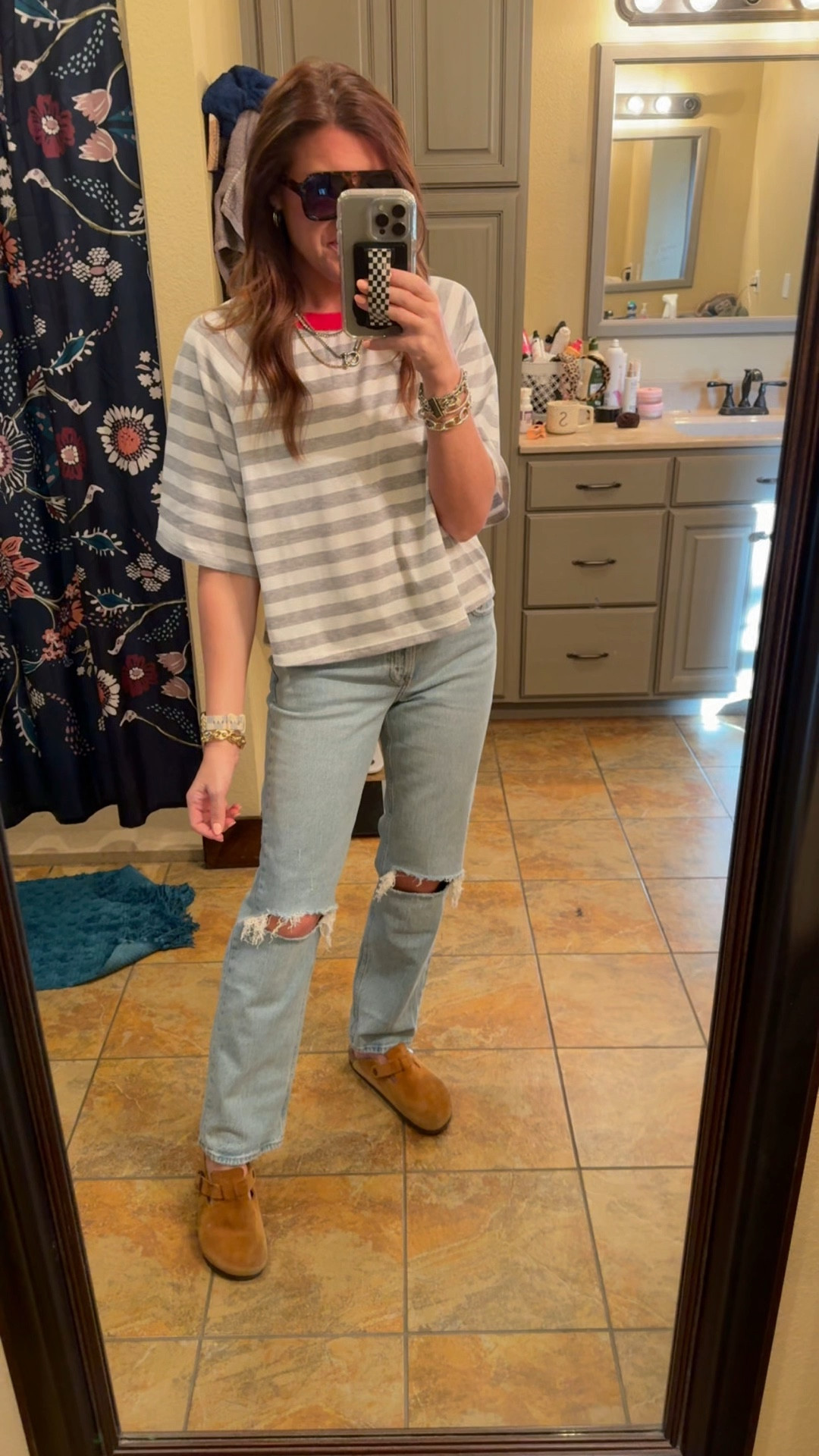 Casual FRIDAY OOTD! 
Abercrombie Denim on sale! Copy promo code! 
Wearing size small in top size 27 in denim. 
5’4 , Small/Medium, 26/27, Size 2/4
Abercrombie | Amazon | spring | ootd | style inspo | denim 

#LTKSpringSale #LTKSaleAlert #LTKStyleTip