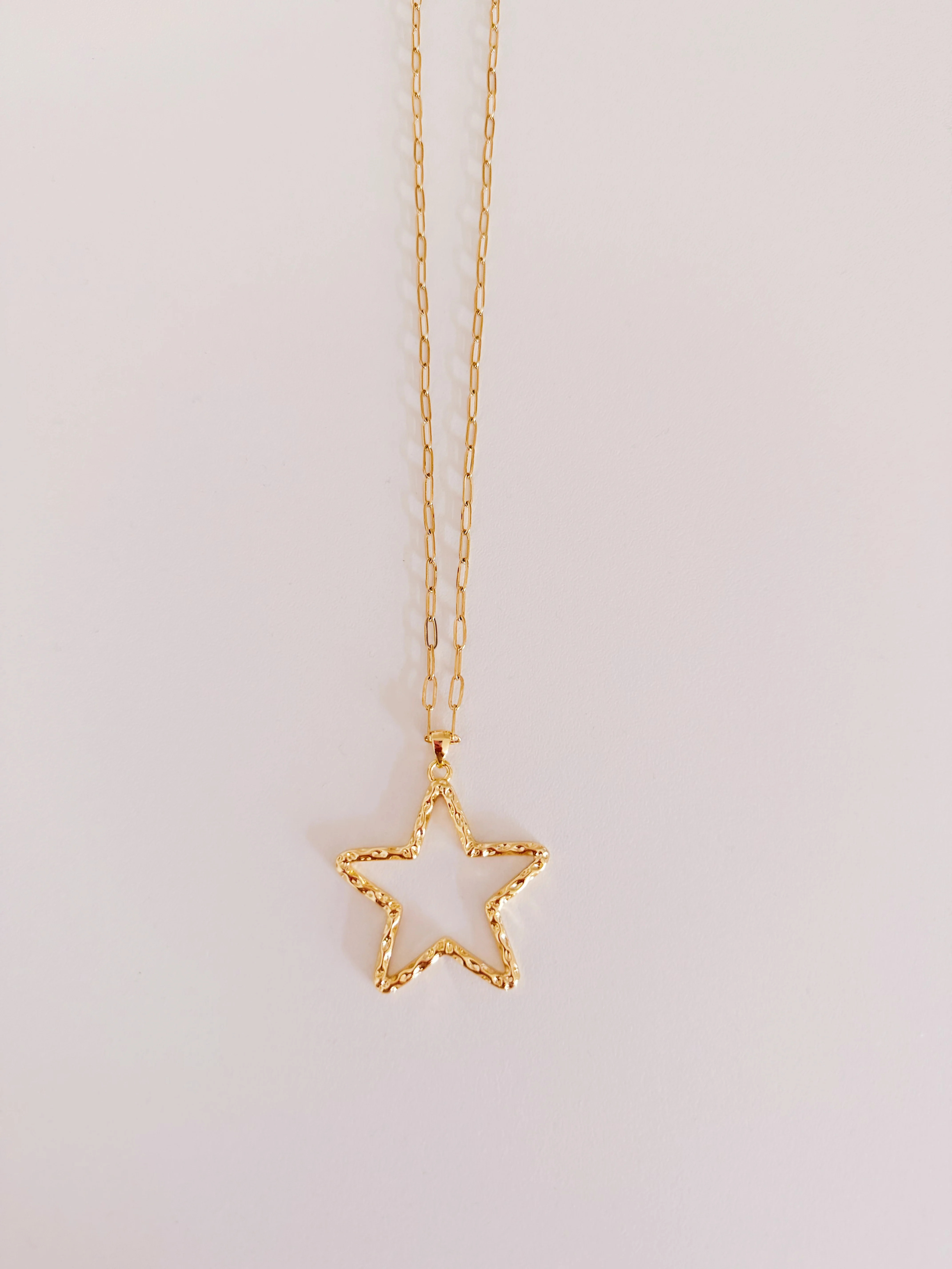 HAMMERED STAR NECKLACE | Hayes + Hudson