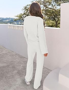 MEROKEETY Women's 2 Piece Outfits Fuzzy Fleece Pajama Set Long Sleeve Top Wide Leg Pants Loungewe... | Amazon (US)