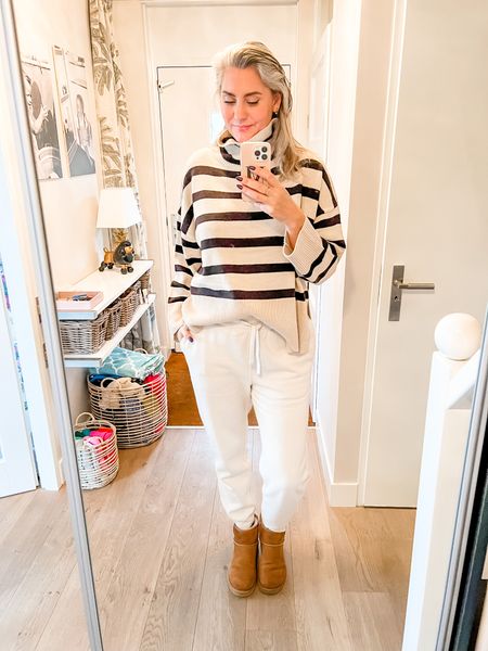 Outfits of the week

Some days call for easy mornings. I shopped the men’s department for these joggers. Extra length and no one will know. A striped turtleneck sweater and Ugg boots keep me comfy. 



#LTKshoecrush #LTKstyletip #LTKSeasonal