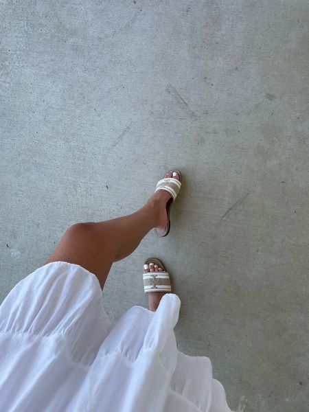 summer must have 🤍🤍🤍
tory burch sandals: 8
dress: xs

#LTKFind #LTKshoecrush #LTKstyletip