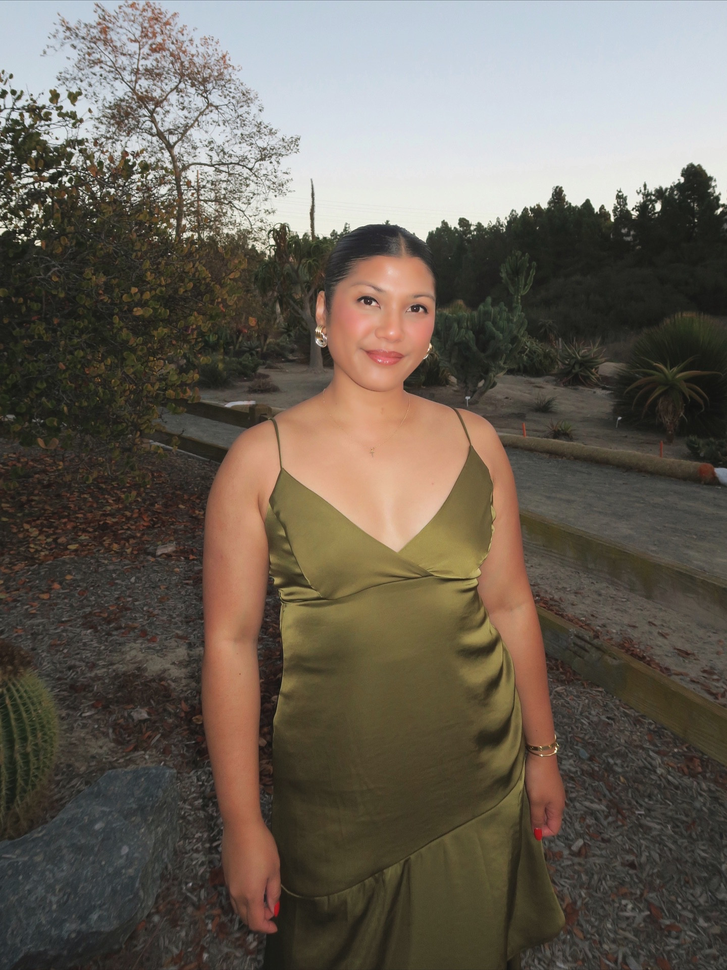 love a good last minute find at @target 💚

also comes in a butter yellow!! 🧈 

Women's Satin Asymmetrical Maxi A-Line Dress - Wild Fable Olive Green ✨ https://go.shopmy.us/p-29724059

@target #target #targetfinds #wildfable #asymmetricaldress #heavenmayhem #ootn #contentcreator #ugccreators #microinfluencer #fashion