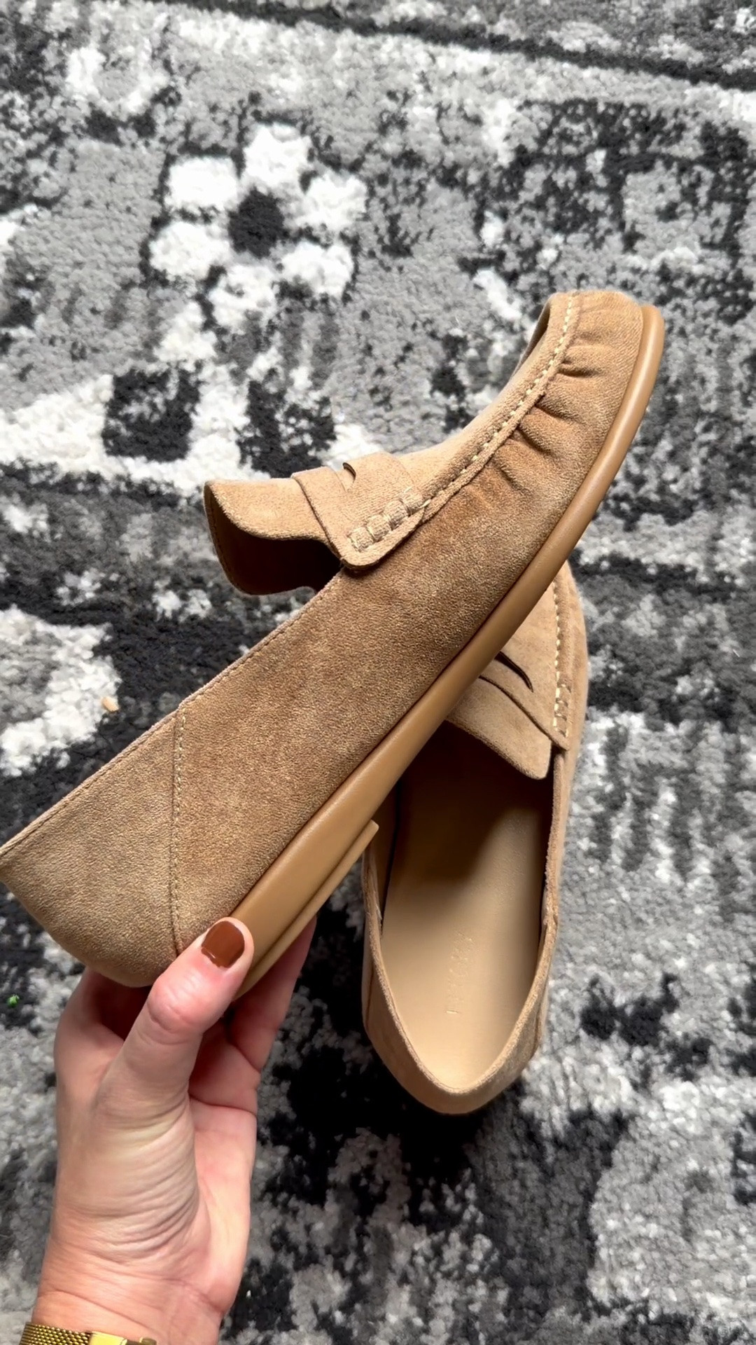 The most comfortable loafers! Would be great for work or teachers! I am wearing my true size.

@Fitory #ad

#LTKootd #LTKWorkwear #LTKSeasonal