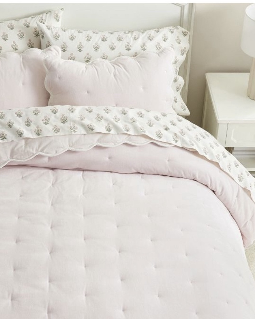 Scalloped Quilt

Adorable velvet scalloped quilt 🎀

Made by Pottery Barn 

#LTKU #LTKHome #LTKKids