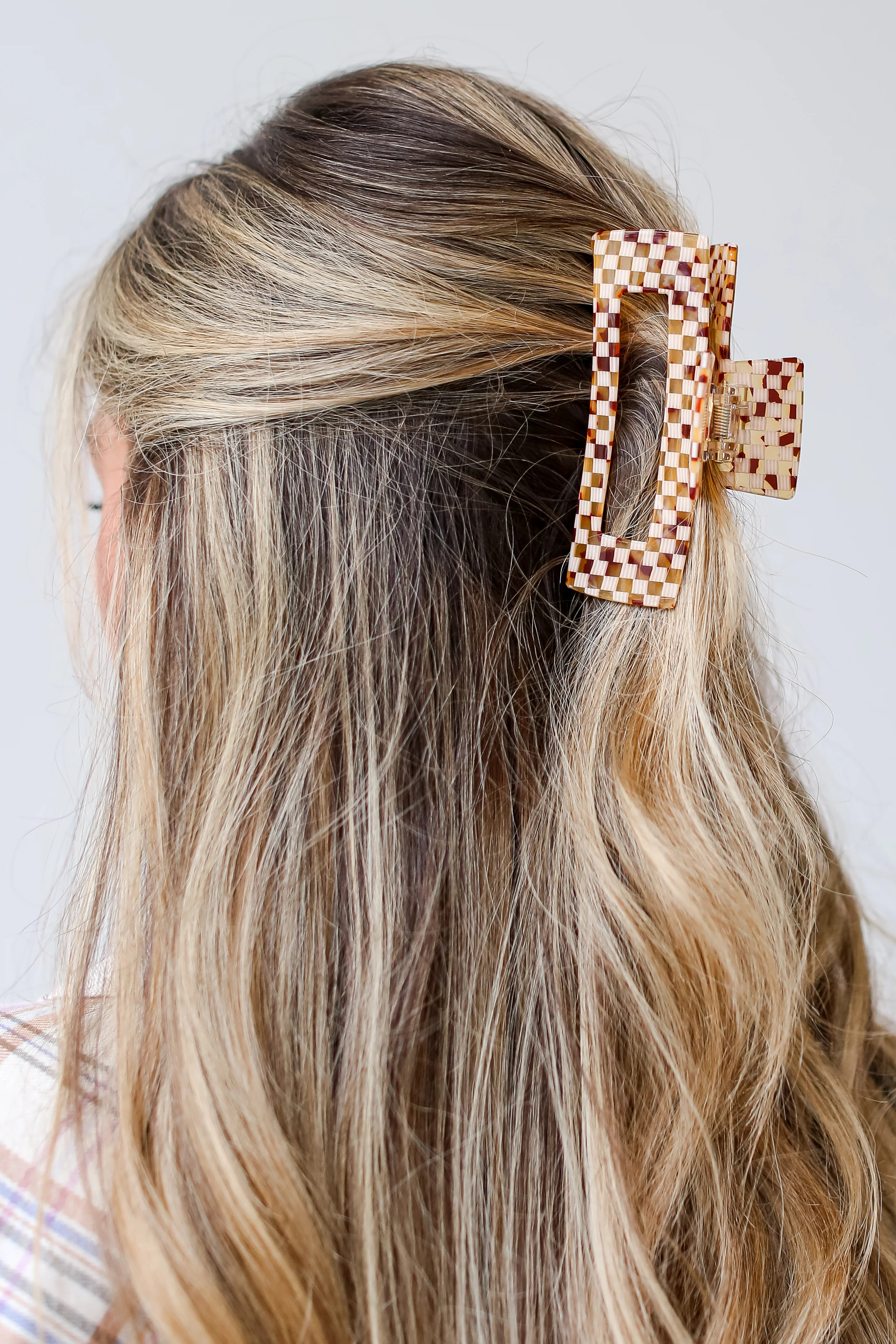 FINAL SALE - Emerson Acrylic Checkered Claw Hair Clip | Dress Up