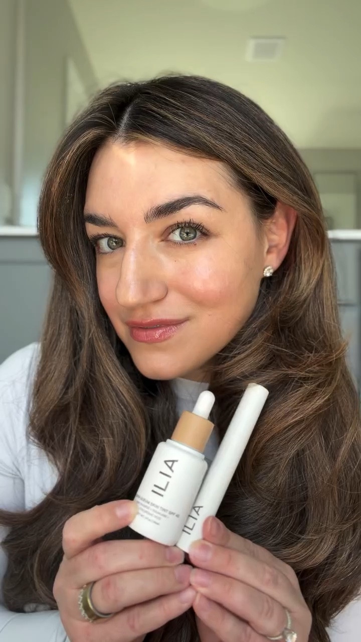 Finally found makeup that doesn’t feel like makeup 🤍
.
This @iliabeauty super serum skin tint with SPF 40 + limitless lash mascara combo = lightweight, breathable, and gives “I just woke up like this” energy (but better).
.
If you’ve been wanting that effortless, clean-girl look without the full face — this is IT.
.
Comment “LINK” and I’ll send you everything I used!
.
.
Makeup, makeup tutorial, Ilia beauty, skin tint, spf #makeup #tutorial