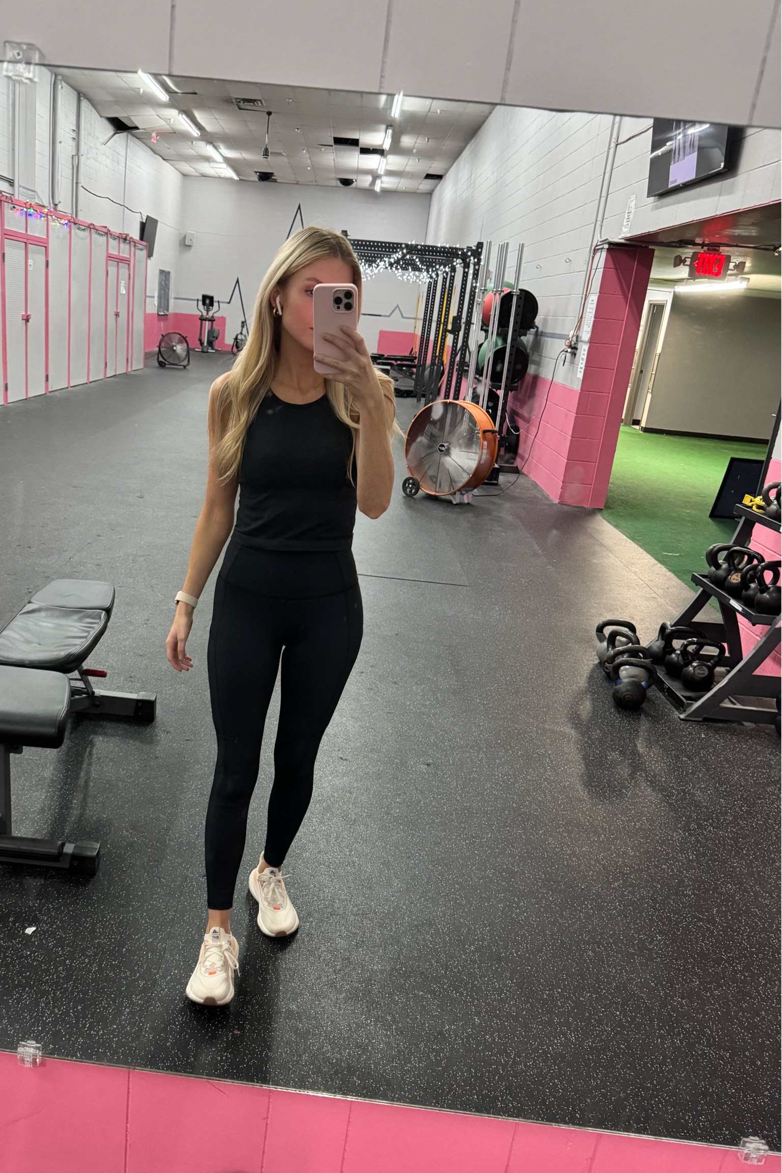 All black gym OOTD! My FAVORITE leggings 🖤

#LTKFitness #LTKShoeCrush #LTKStyleTip