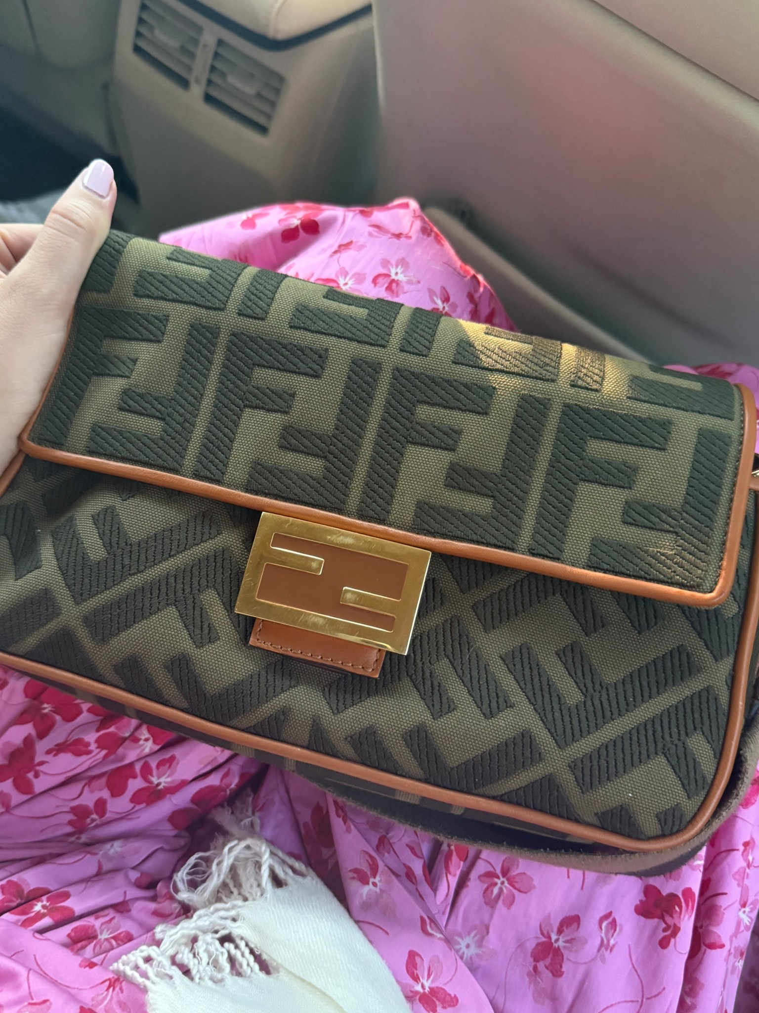 First month 50% on #Vivrelle w code CarolineHogan50 !!

#LTKWorkwear #LTKFindsUnder100 #LTKItBag