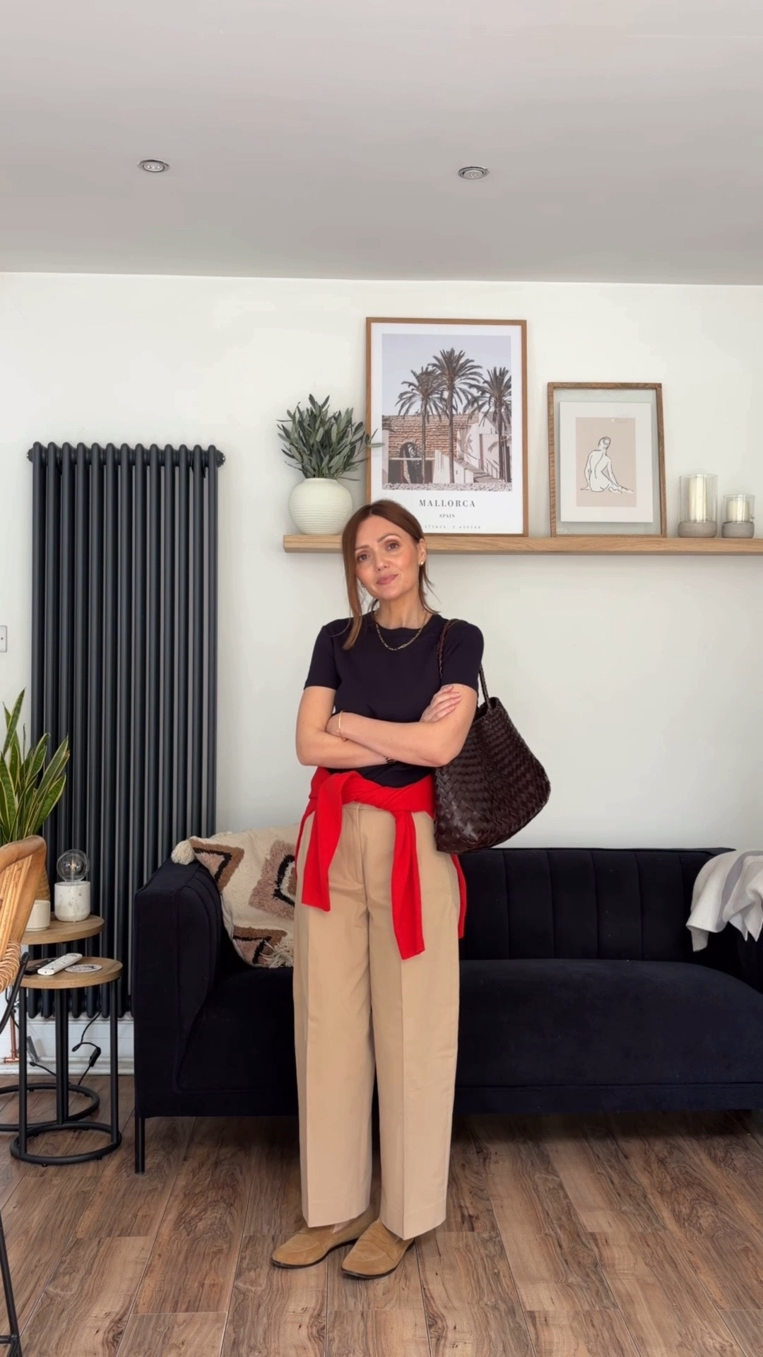 What I wore yesterday, the jumper was definitely needed! The trousers are old but I’ve linked some alternatives. 

Cropped trousers, ankle grazer pants, navy and red, pop of red, loafers, spring outfit