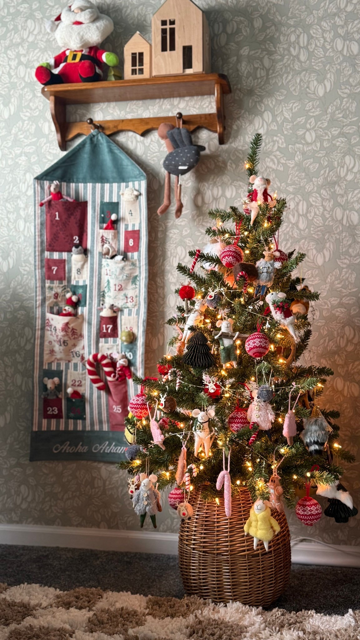 Kid’s Christmas Tree! Yes, please!!

#LTKHome #LTKHoliday #LTKSeasonal