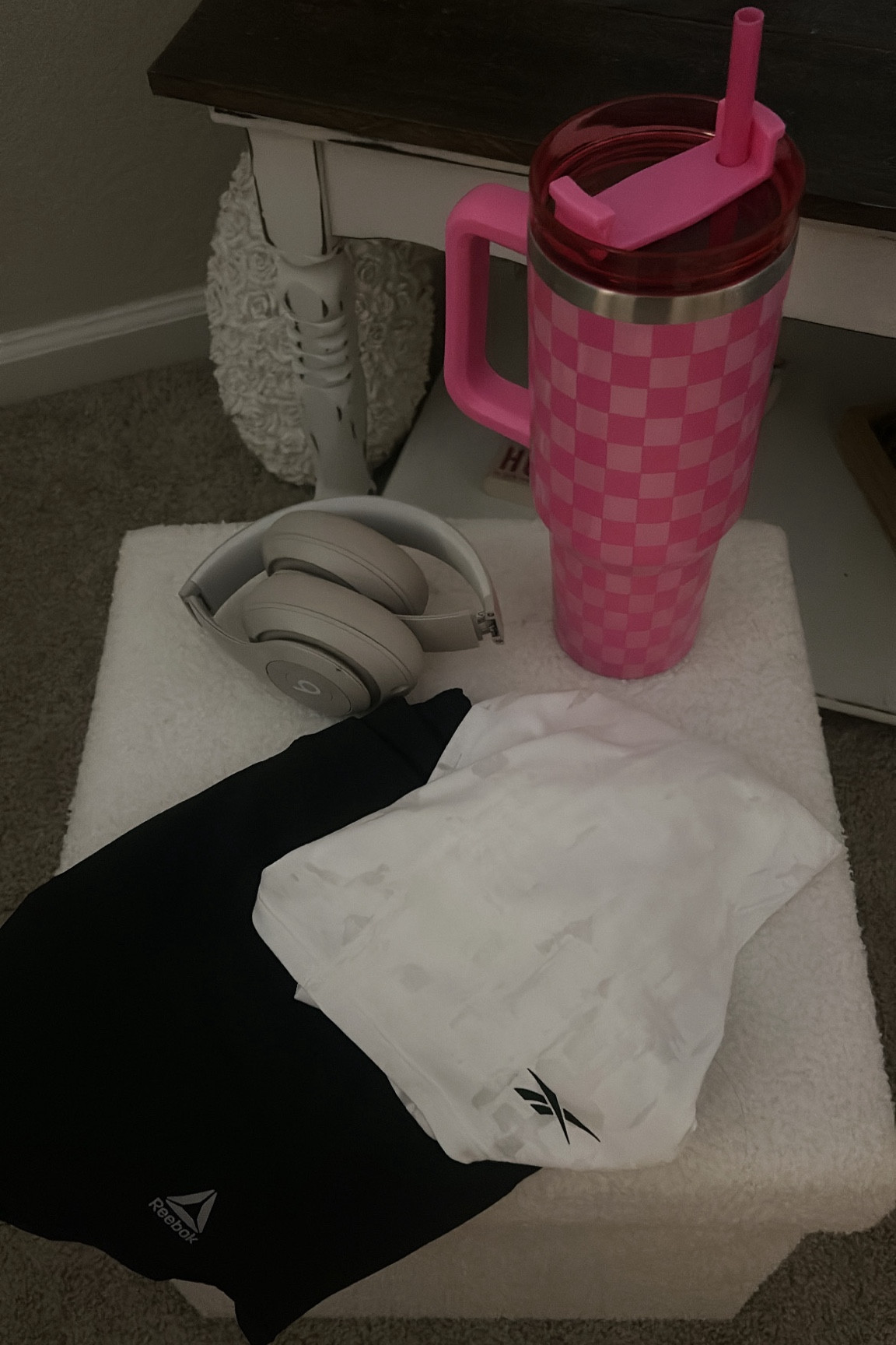 Starting a new semester and grabbing all my back-to-college essentials from @walmart! From stylish  activewear, the perfect oversized tumbler to keep me hydrated, to these sleek headphones that keep me focused—Walmart has everything I need to keep up with campus life! #walmartpartner #BackToCollege #CampusEssentials #WowThatsFromWalmart
