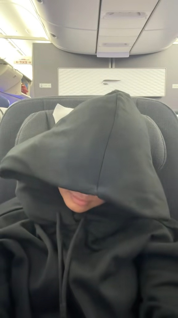 BUILT IN TRAVEL PILLOW HOODIE??? @beis x @gap collab!!!!!

#LTKmodest #LTKtravel #LTKfitness