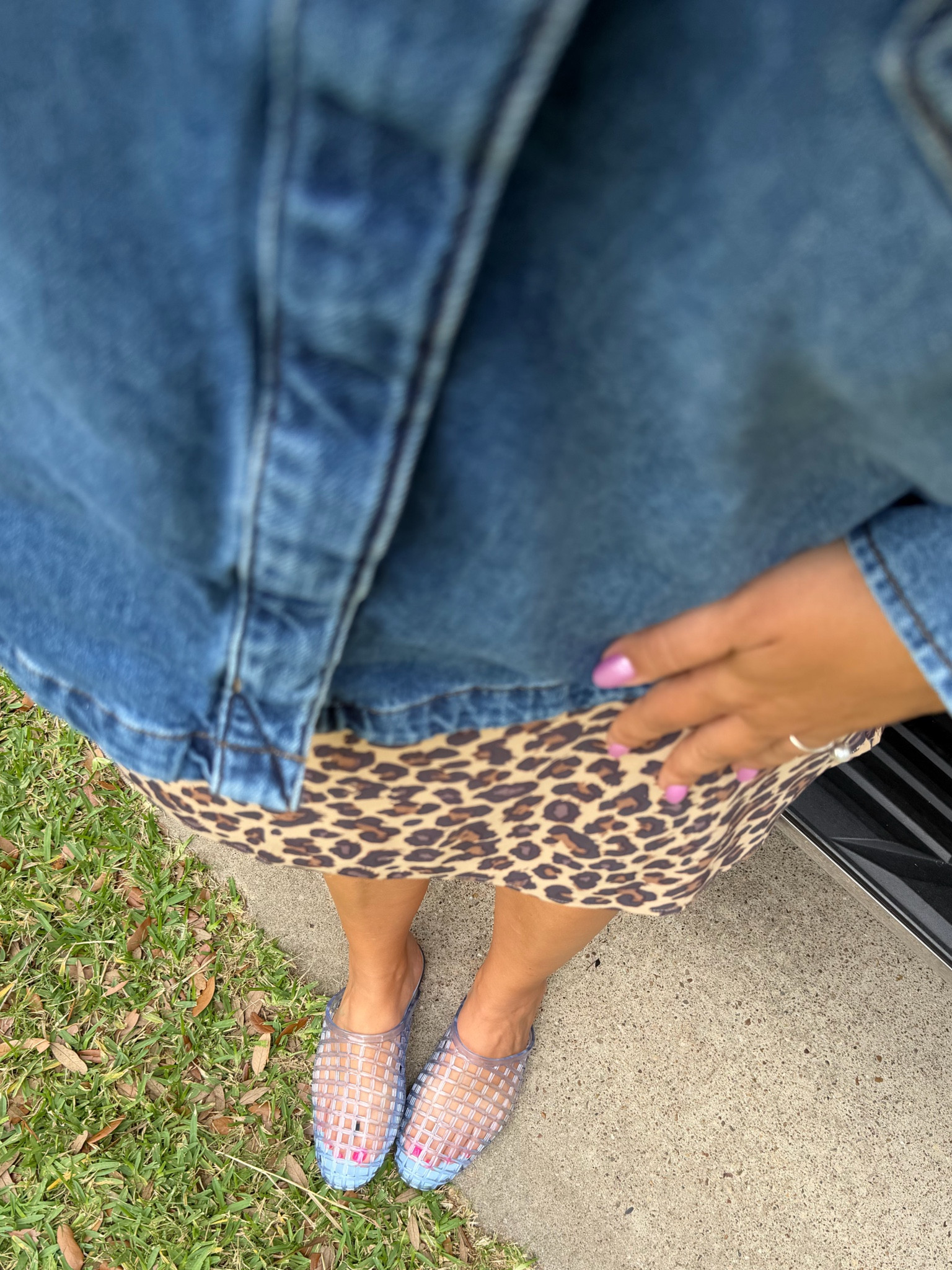 Work outfit 🩵 Walmart shirt - large 
Leopard skirt - sharing updated styles 
Jelly sandals - TTS / size uk if you’re a half size 

#LTKWorkwear #LTKootd