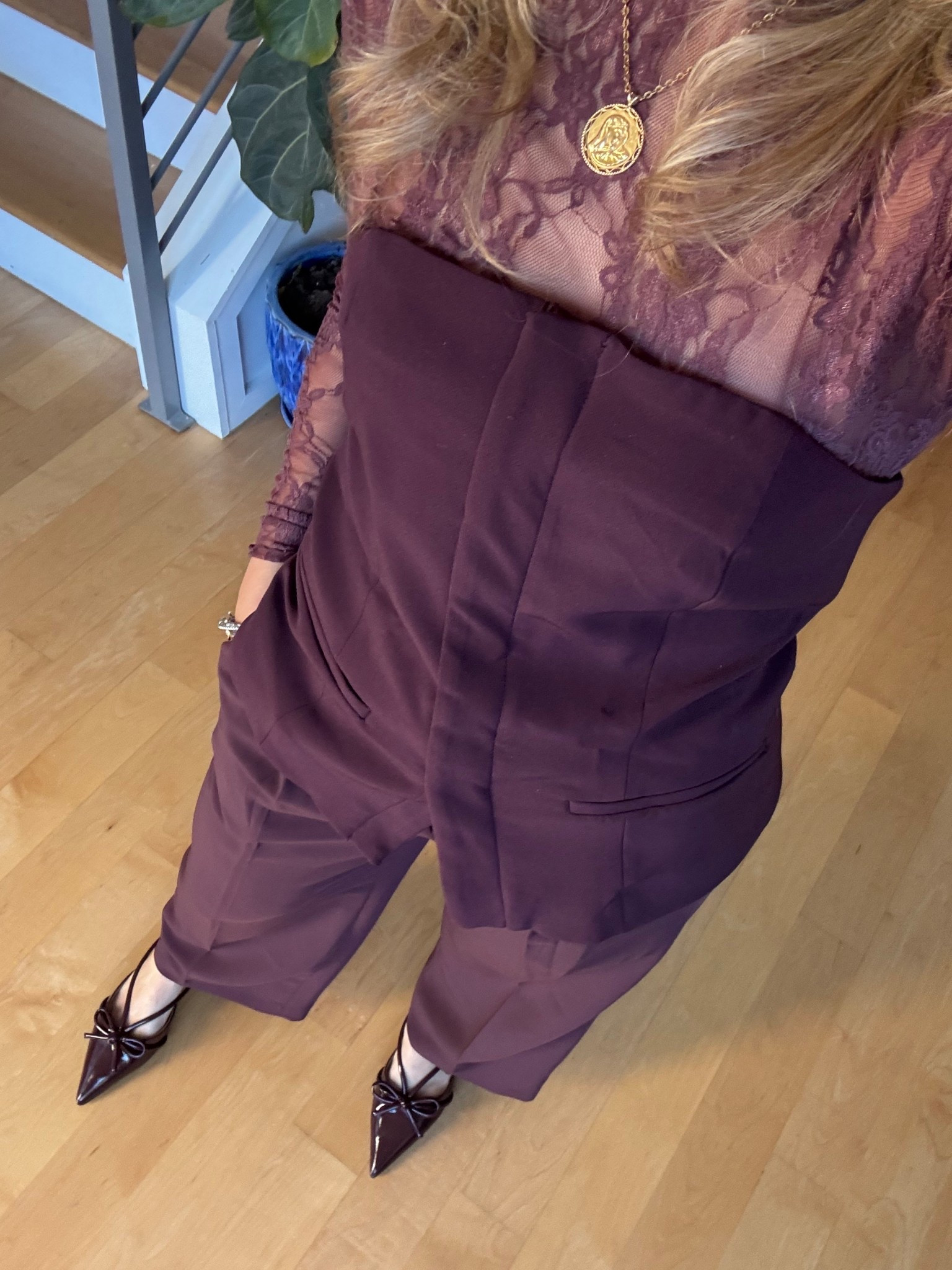 Burgundy holiday fit 

#LTKFindsUnder50 #LTKFindsUnder100 #LTKHoliday