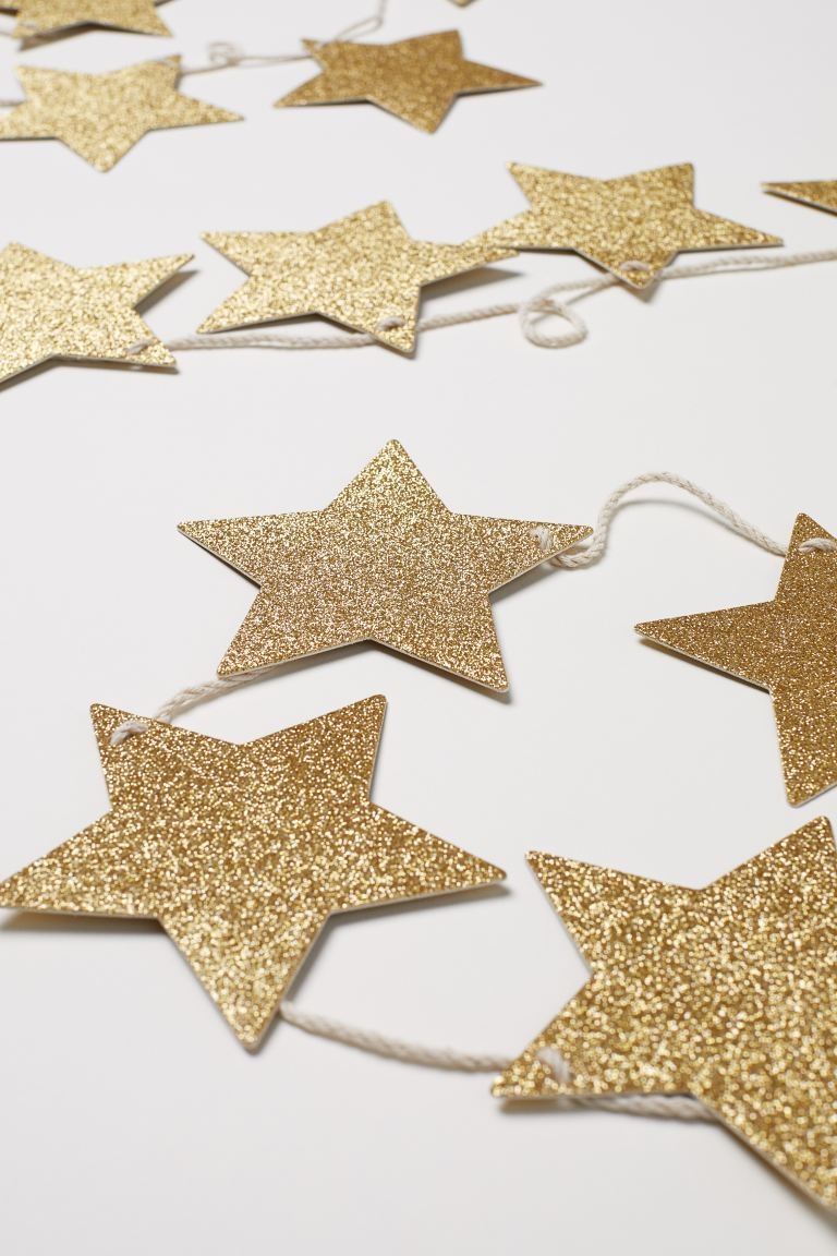 Glittery Star Garland | H&M (US + CA)