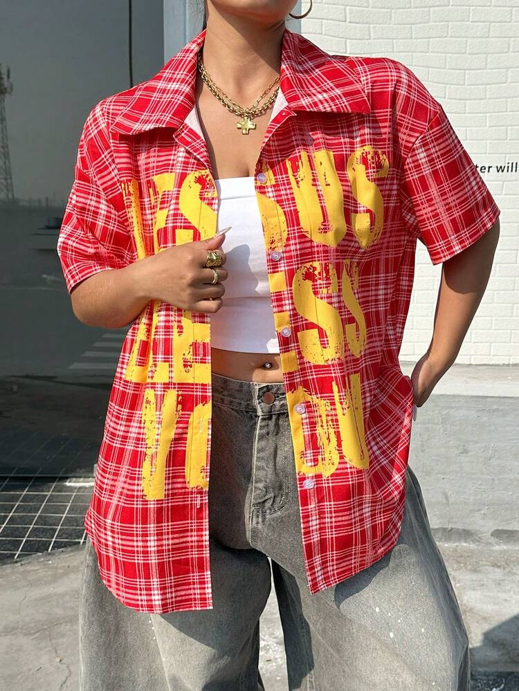 Muchica 2026SSpring And SummerPlus Size Women Slogan Plaid Short Sleeve Single-Breasted Casual Shirtr Going Out Outfits, Back To School, Streetwear, Y2K Clothes Plaid Button Up Check Shirts For Women 90s Outfit For Women | SHEIN