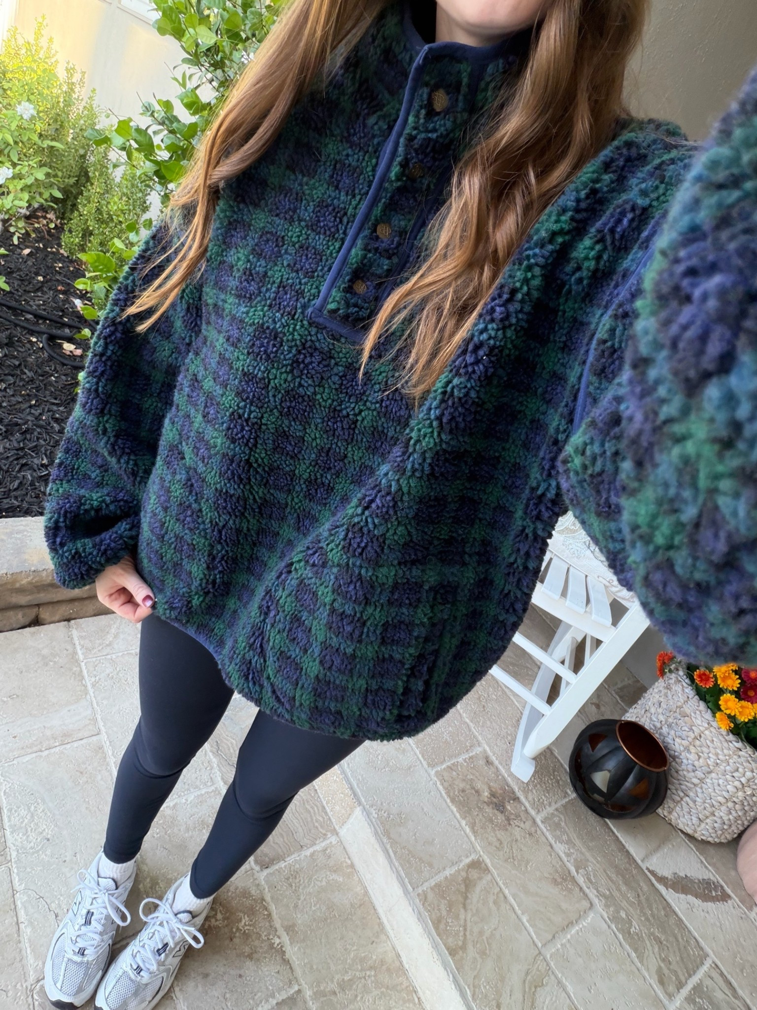 Plaid fleece - sized up to M for an oversized fit!
Leggings - XS