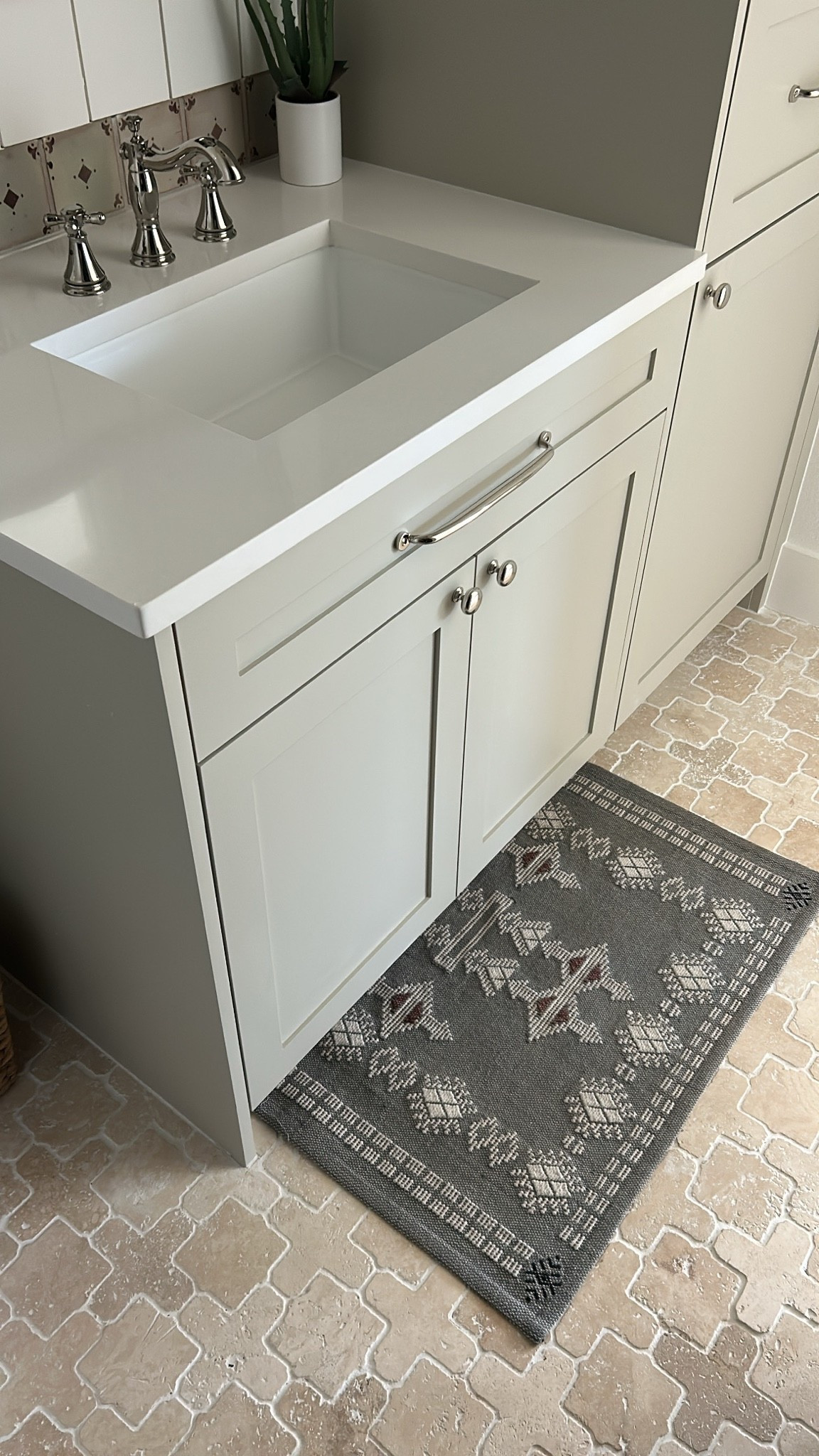 guest bathroom details - bath mat is on sale!!

#LTKSaleAlert #LTKHome #LTKgrwm