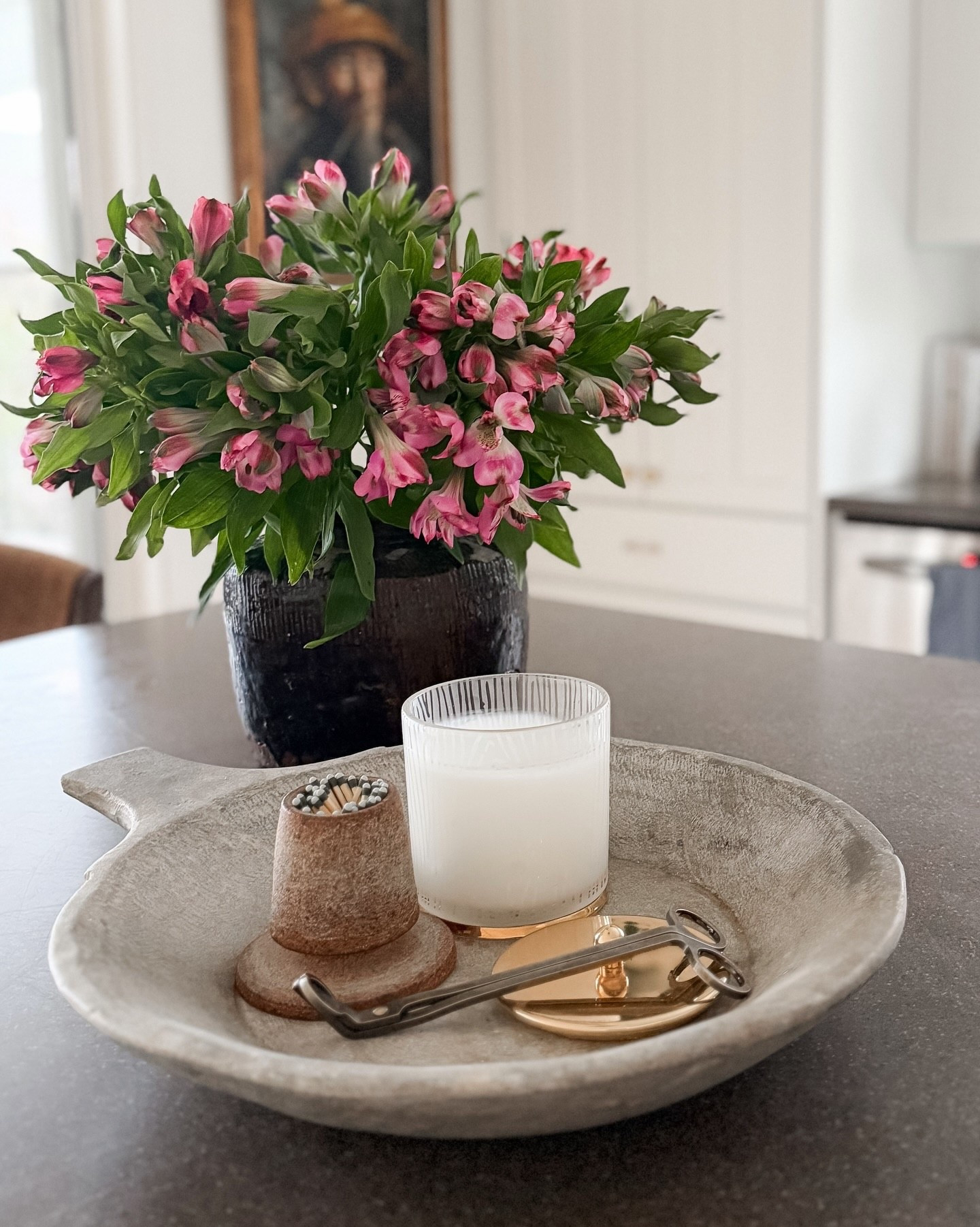 Sunshine on the island > therapy ☀️

#cozymorning #homestyling