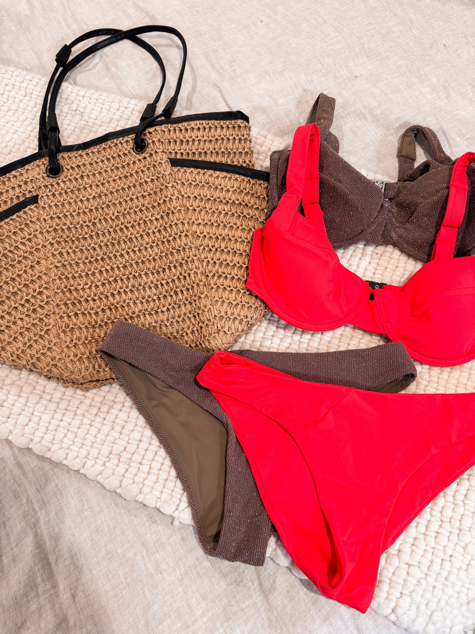 Swimsuits that actually fit 🤍

One of my favorite things about Vetchy is that you shop by your bra size… which makes SUCH a difference in how everything fits and feels.

Supportive, comfortable, and pieces you don’t have to constantly adjust — which is honestly everything.

I’ve linked my favorites in my LTK so you can find your perfect fit ✨

#ad #vetchy

#LTKSeasonal #LTKmomlife #LTKOver40