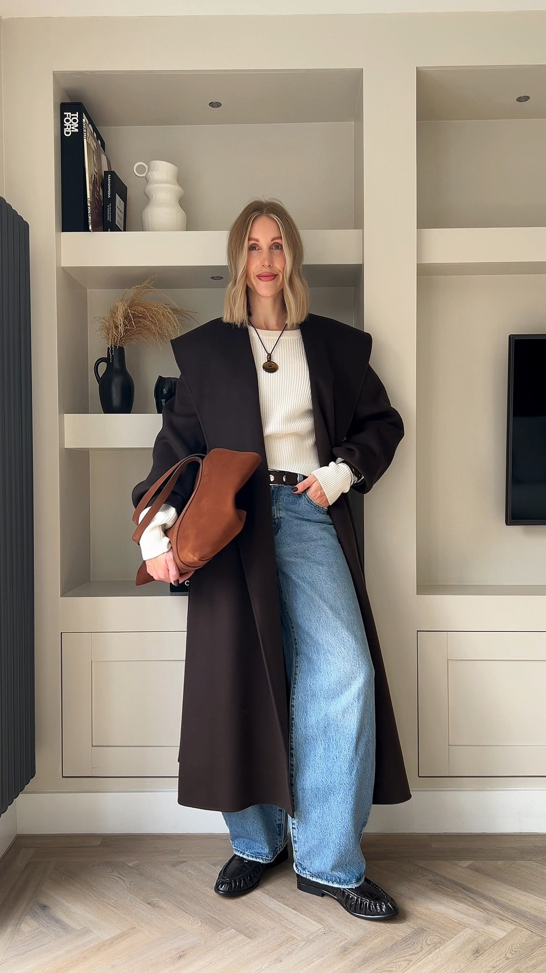 3 non negotiables that improved my style  - personal stylist style tips  20% off this coat - ARKET20

Suede bag
Studded belt
Wide leg jeans
Brown coat
Loafers
Casual chic outfit / capsule wardrobe blogger 

#LTKautumn #LTKuk #LTKstyletip