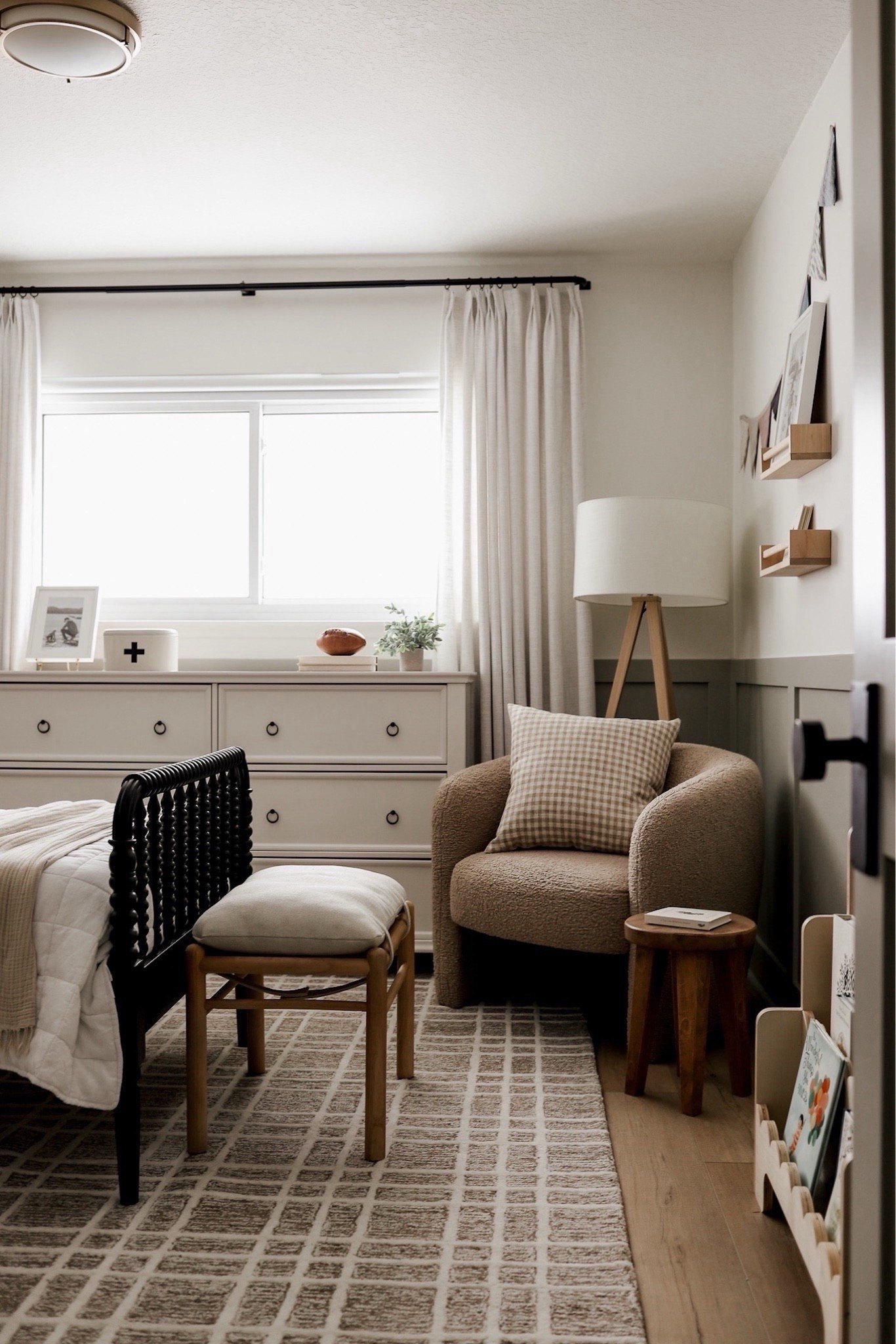 Shop Weston’s neutral boys room! 

Bedroom. Bedding. Pottery barn. Target. Studio McGee. Amber interiors. Home decor. Amazon finds. 

#LTKsalealert #LTKhome #LTKkids

#LTKHome