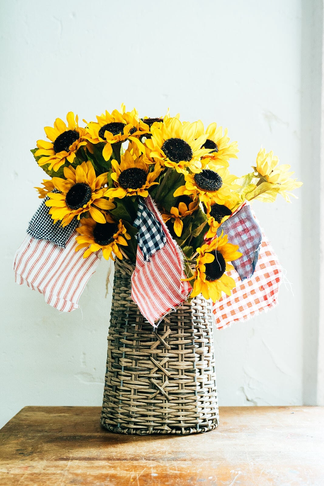 Summer faux bouquet home decor #homedecor #fauxflowers #sunflowers #bouquet #summerdecor 

#LTKSummerEdit #LTKHome #LTKSeasonal