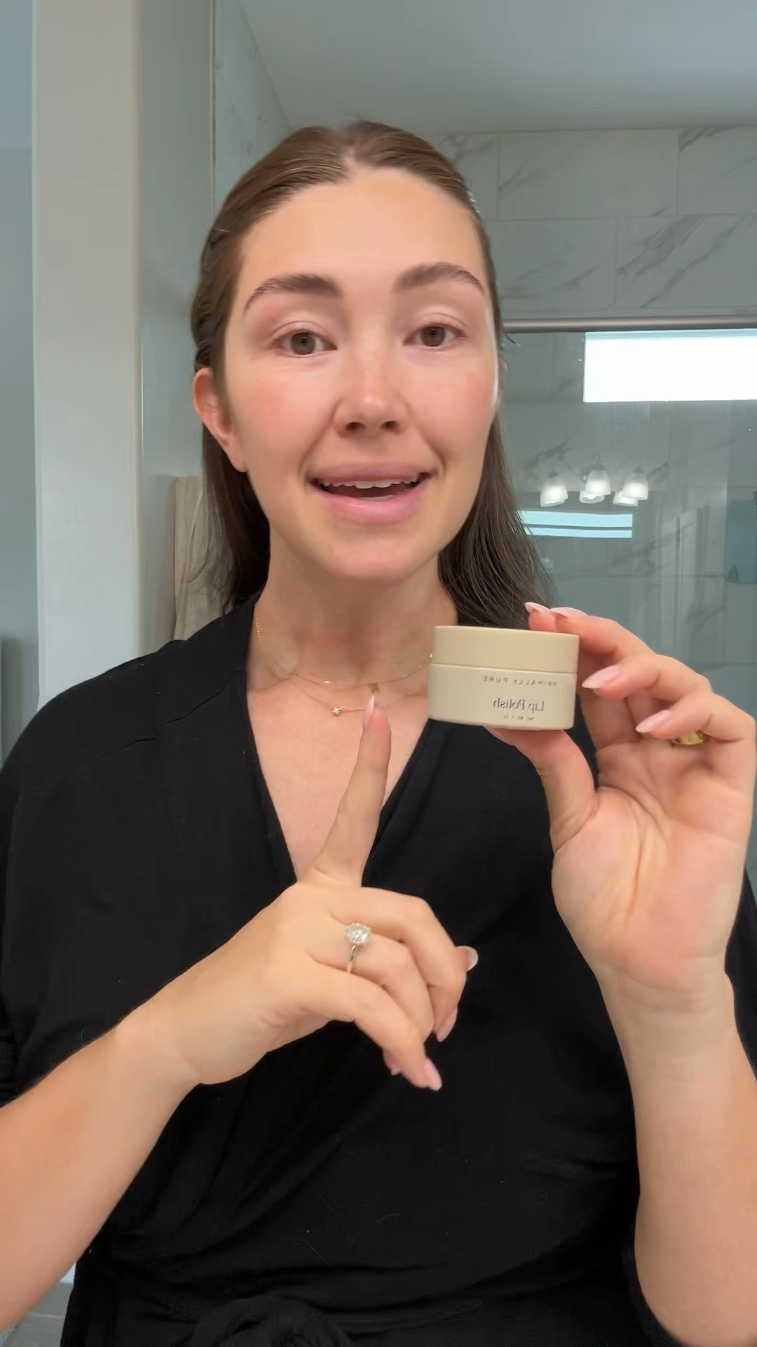 My weekly lip routine! Use code ADOSEOFEMILY sitewide PRIMALLY pure

#LTKBeauty #LTKmorningroutine
