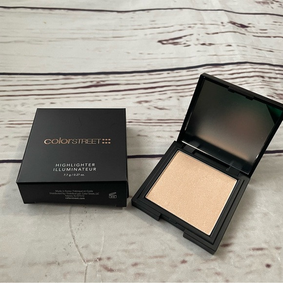 New in box Color Street illuminator highlighter in color celebrity. | Poshmark