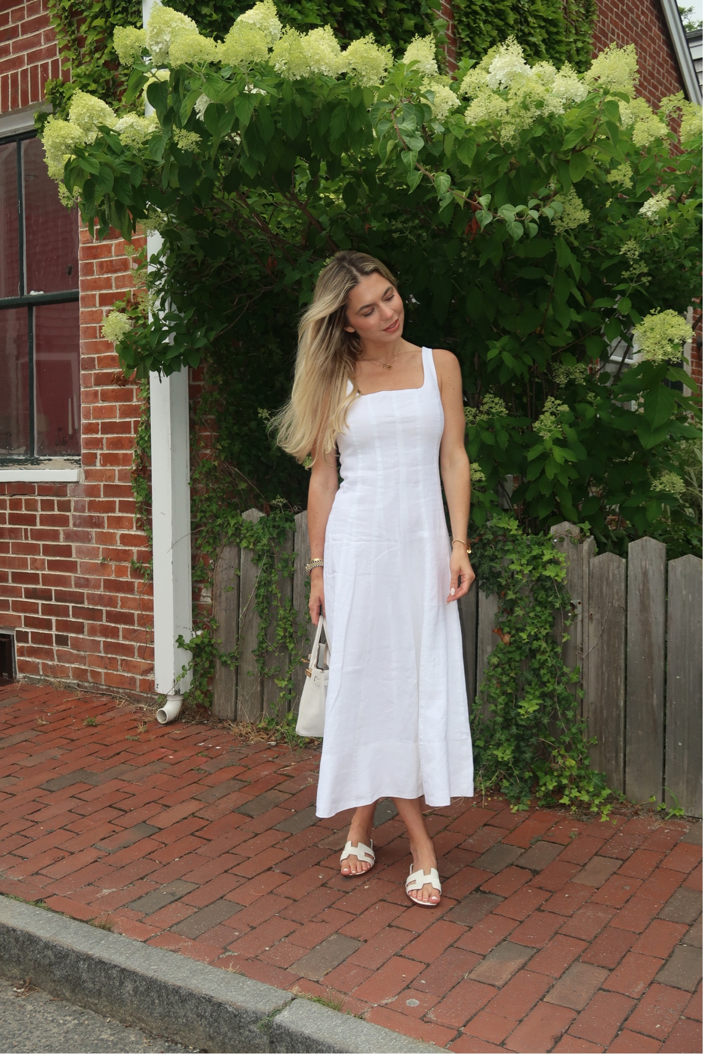 halter neck a line midi dress Simona Halter Neck Midi Dress / Black | MESHKI