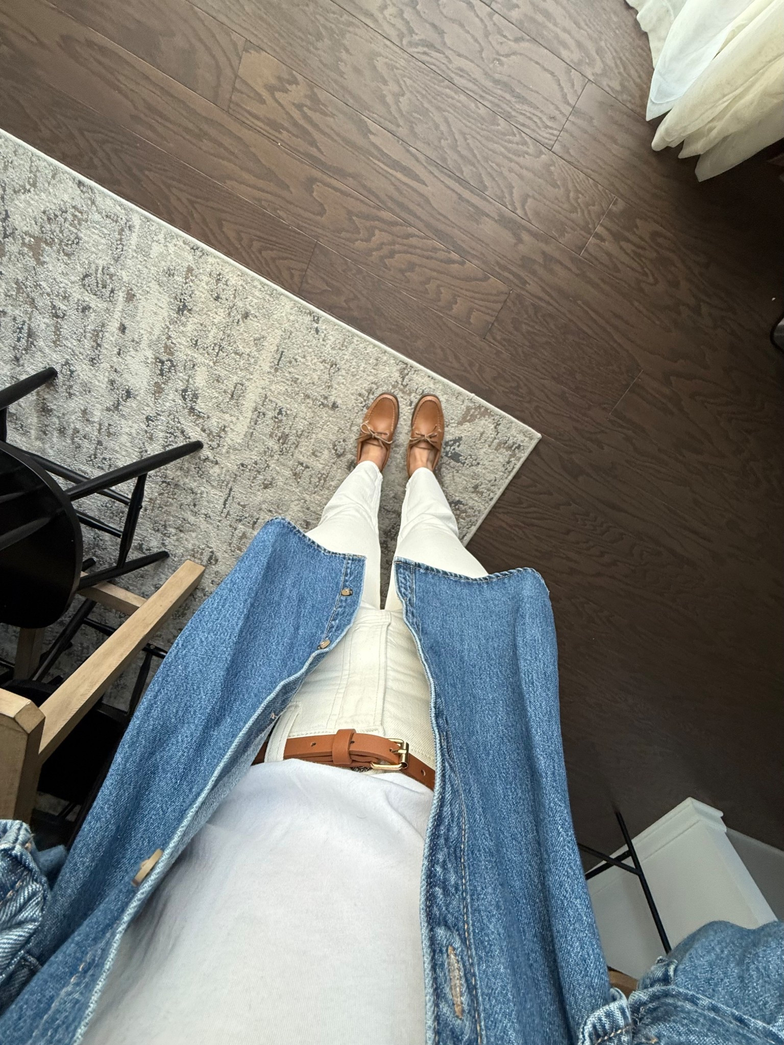 XS top
XS denim shirt
25 short pants 
Shoes tts 

Old navy. Abercrombie. Sperry. Amazon. Banana republic  