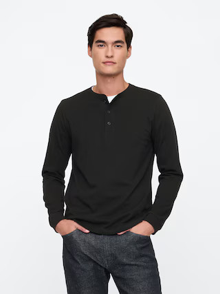 Everyday Soft Curved Hem Henley T-Shirt | Gap Factory
