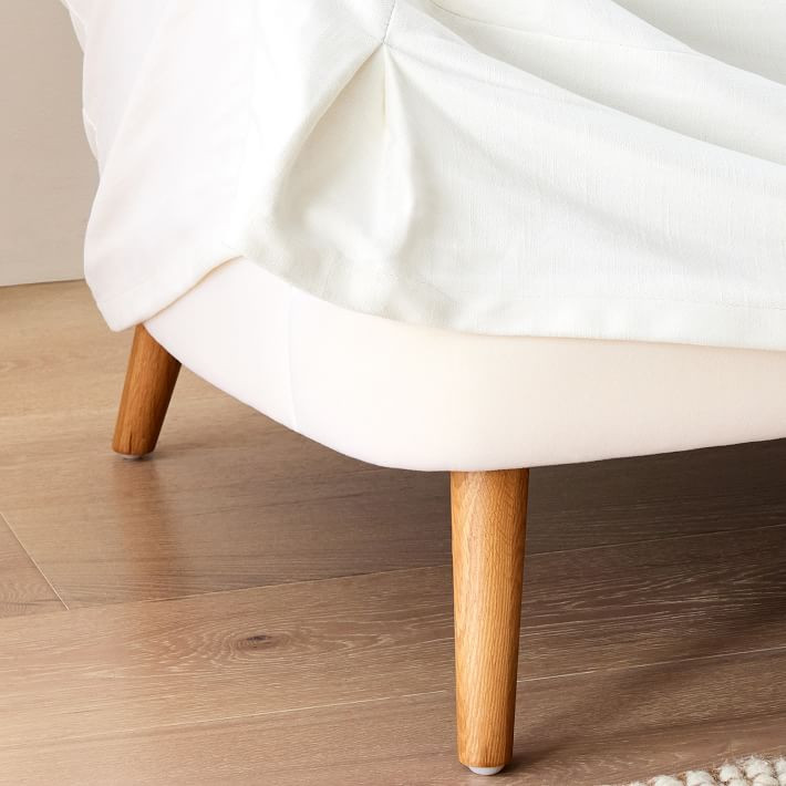 Sophie Skirted Slipcover Sofa (62"–82") | West Elm (US)