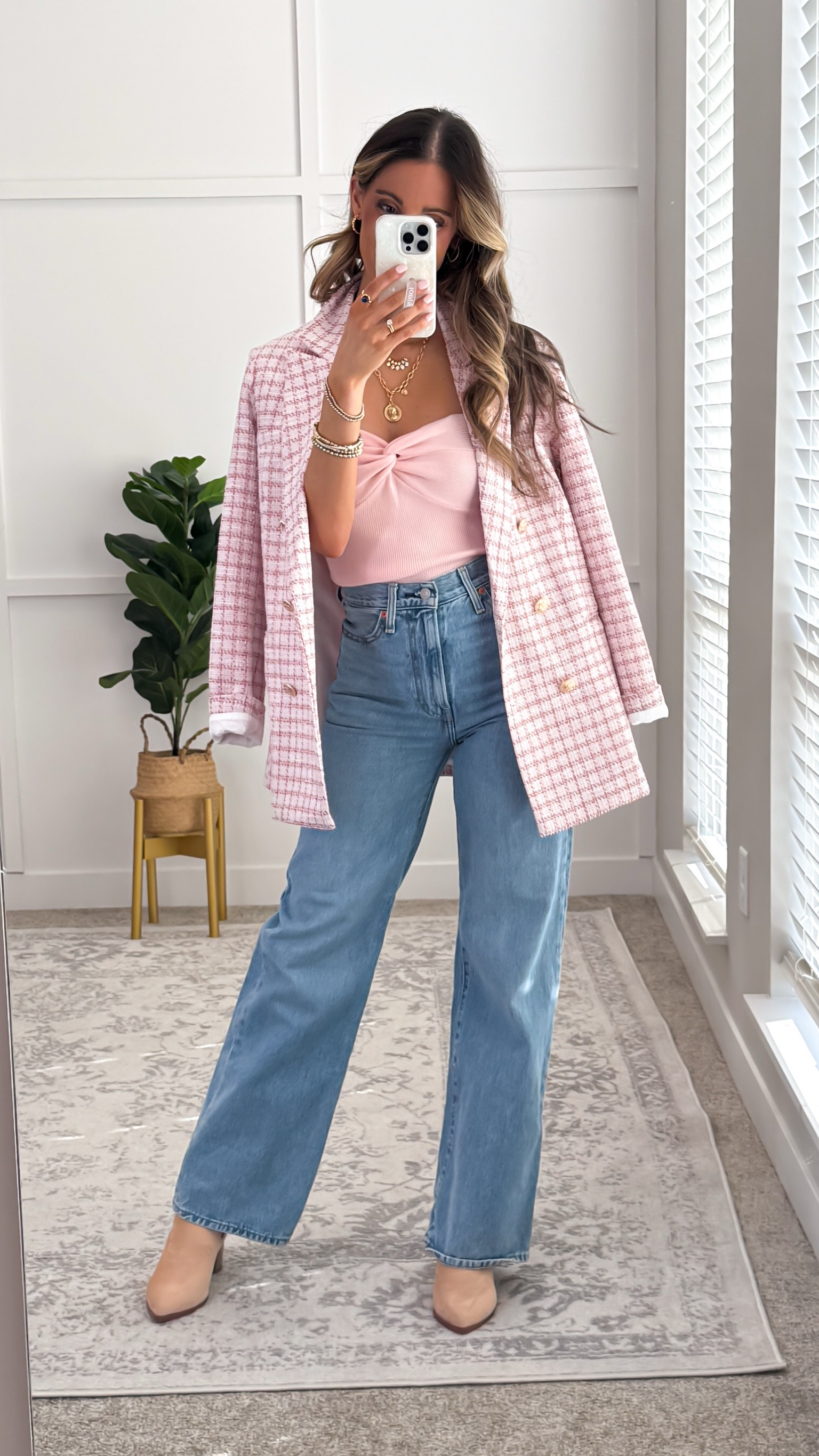 Valentines Day Outfits | Valentines Day Outfit

1. Knit Strapless Top - fits true to size, wearing a xsmall 
2. Blazer - fits oversized, wearing a small 
3. Wide Jeans - fits true to size 