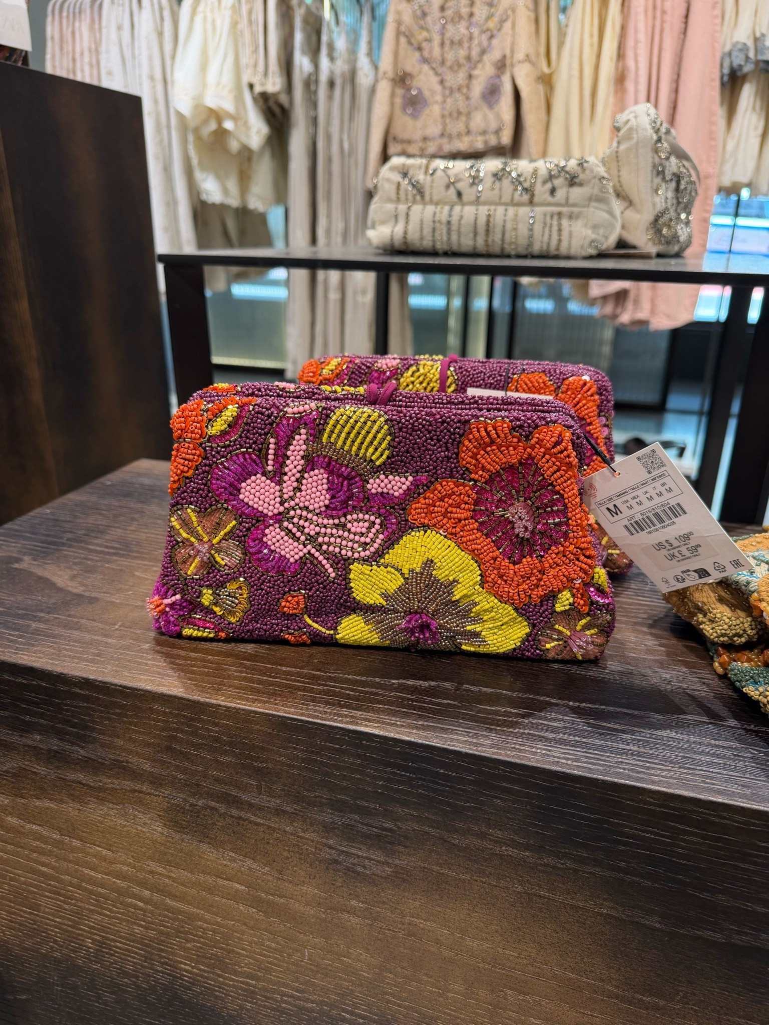 How cute is this beaded bag?! Perfect for vacay!