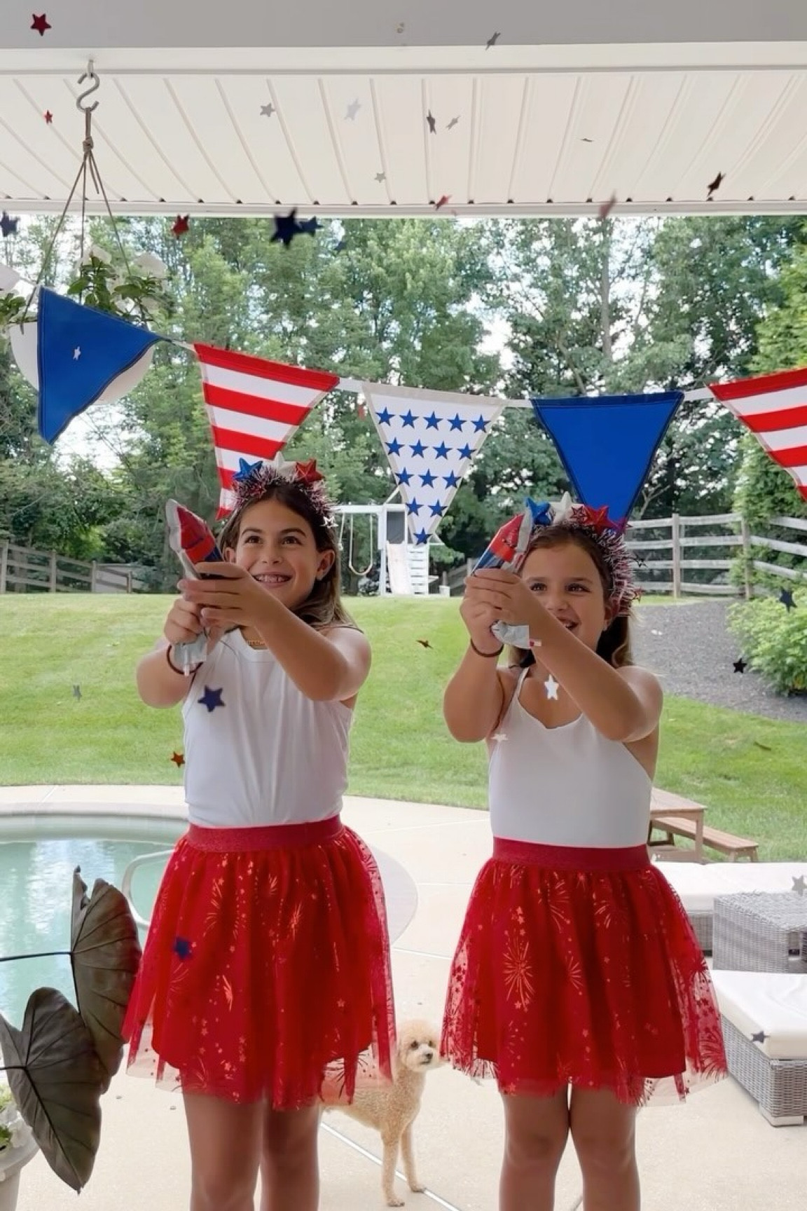 ♥️🤍💙 @dollartree DIY Headband💙
.
To know me is to know how much I love an easy + inexpensive craft! 
.
The confetti poppers, plates, napkins, and banner are all from @mymindseyeinc  and everything is linked in my bio + stories. 
.
PS - it was super easy to clean up 🥰
.
.
.
.
.
.
.
#dollartreediy #dollartreecrafts #craftymama #craftymomma