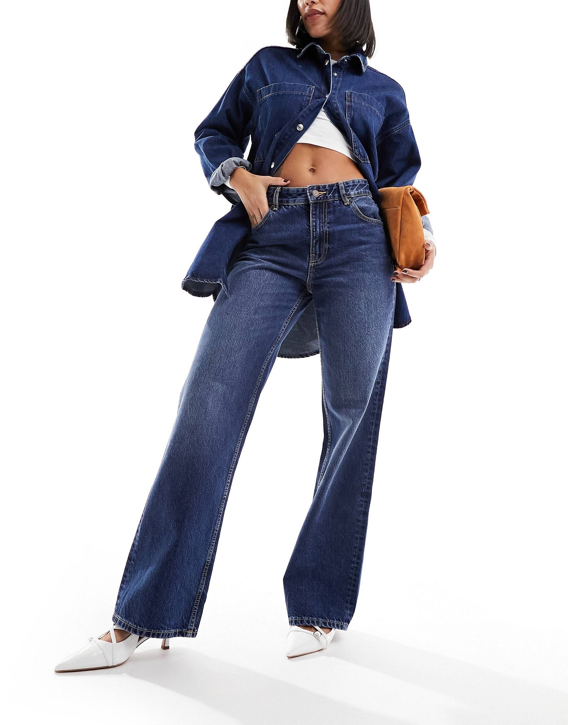 Bershka – 90er-Jeans in Indigowaschung mit hohem Bund und weitem Bein | ASOS (Global)