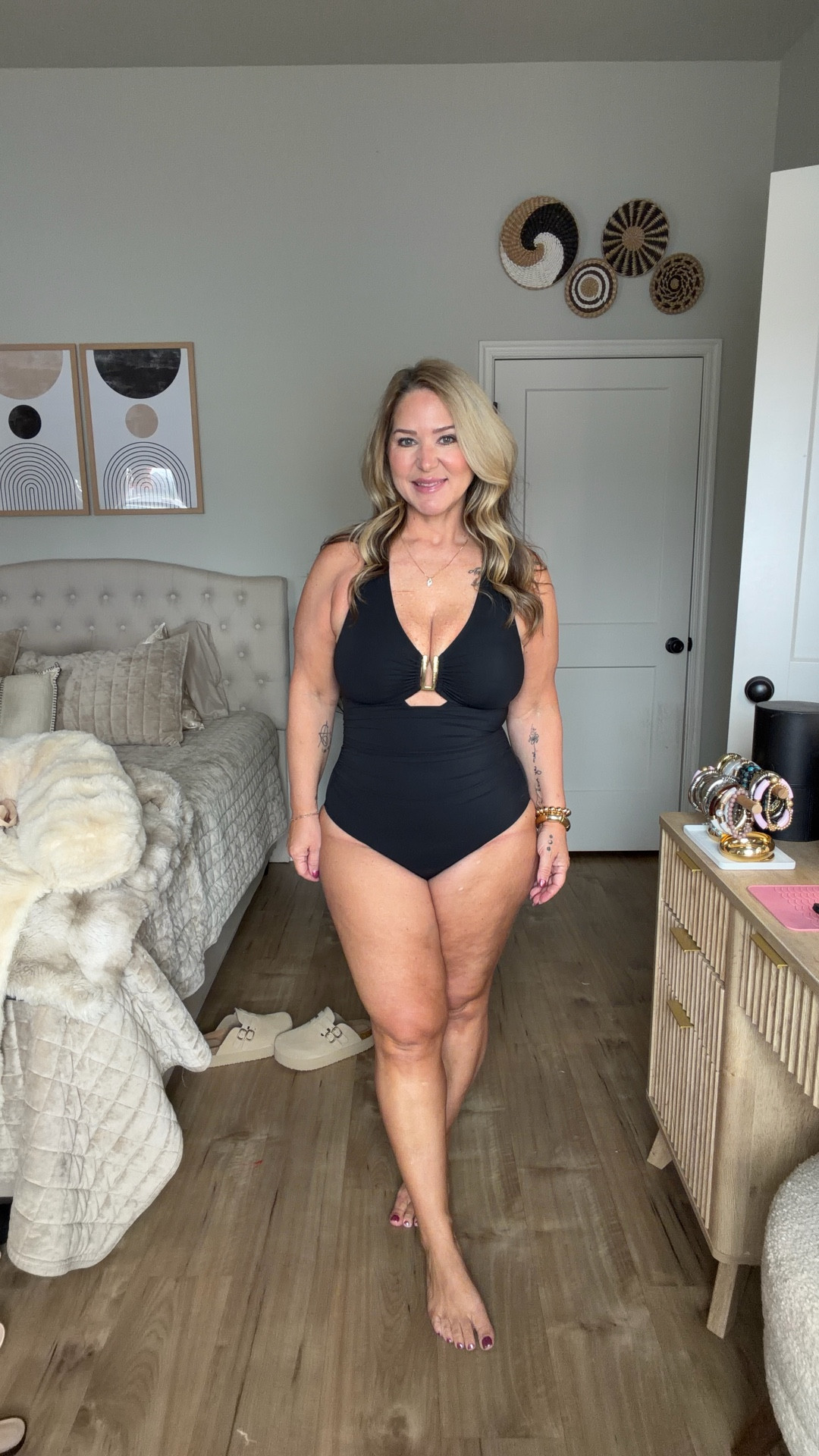 Size large 

#LTKMidsize #LTKPetite #LTKOver40