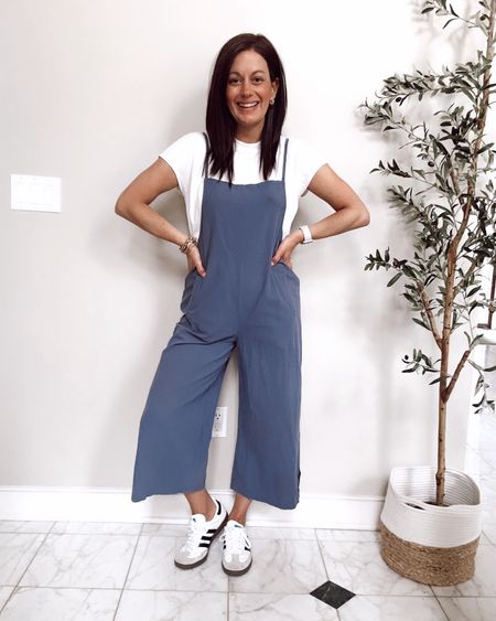 Amazon teacher outfit idea! These Amazon overalls are the cutest! Run true to size- I’m wearing a small. White tee runs true to size.



#LTKstyletip #LTKover40 #LTKfindsunder50