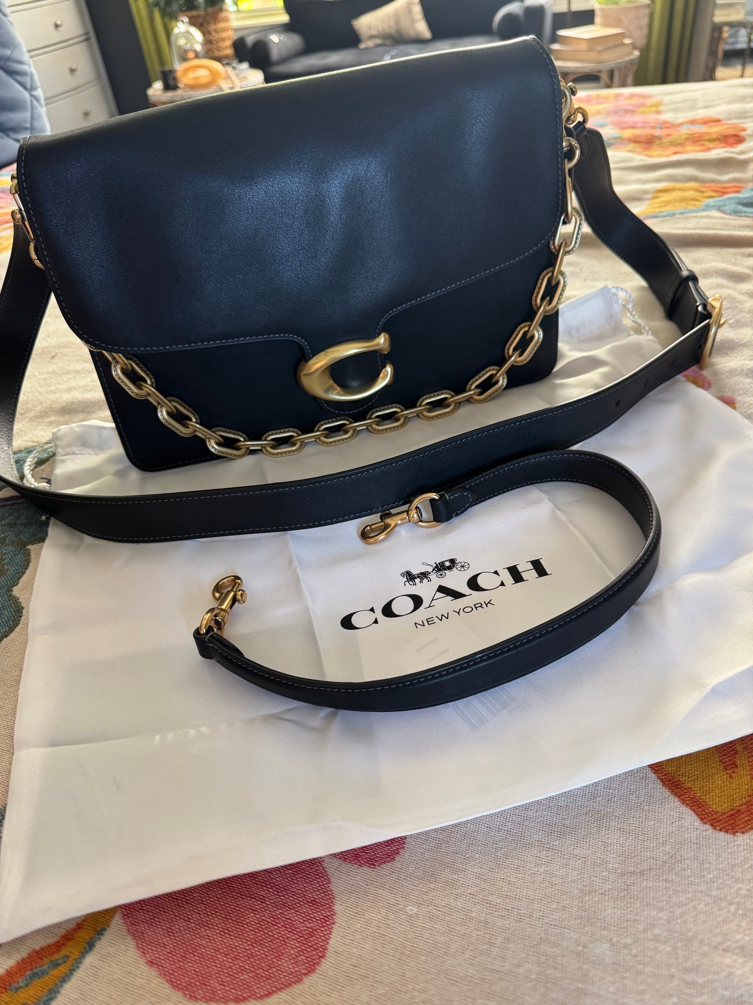 The best crossbody purse I’ve seen!  

#LTKStyleTip #LTKItBag #LTKGiftGuide