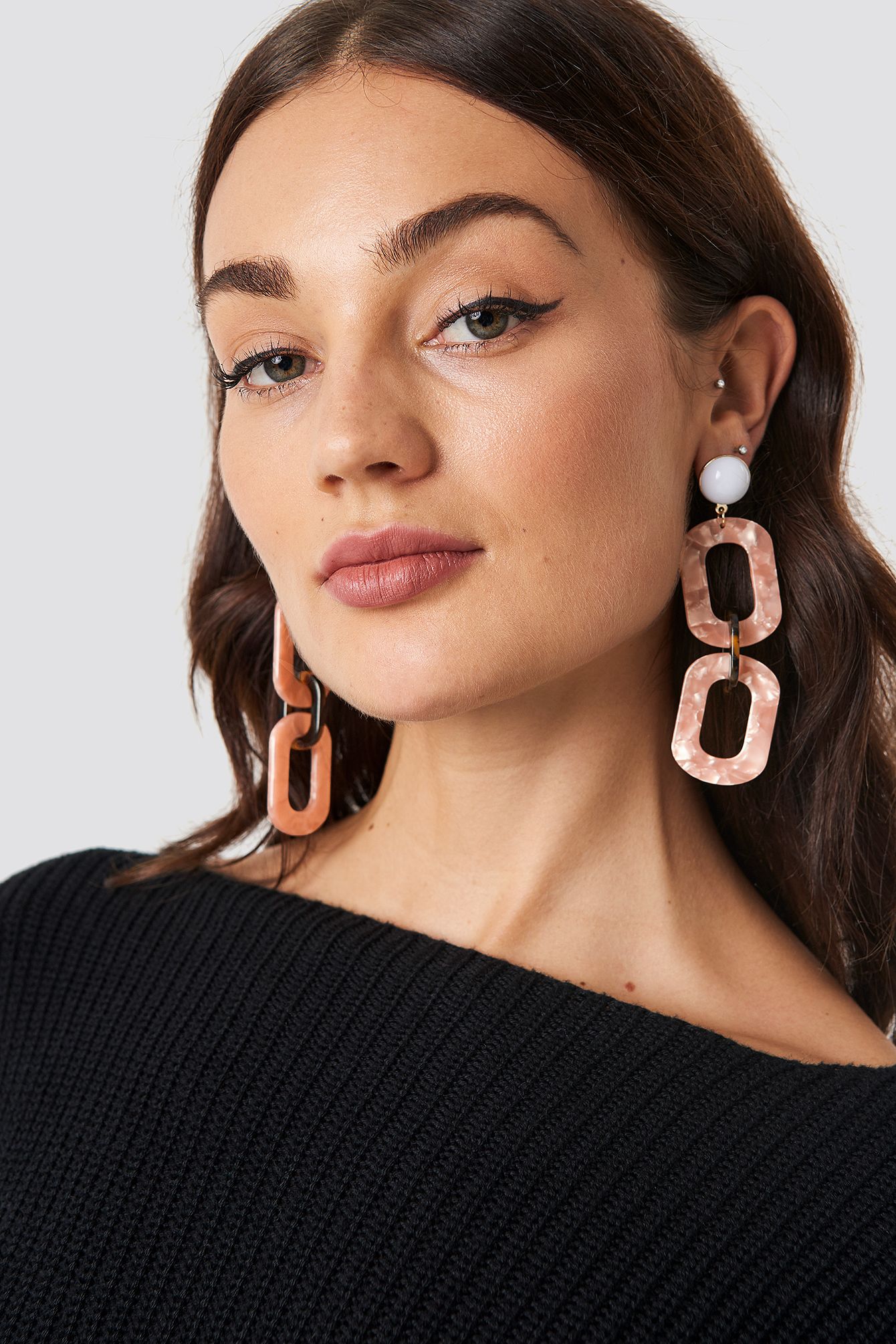 NA-KD Accessories Chained Resin Look Earrings - Pink | NA-KD Global