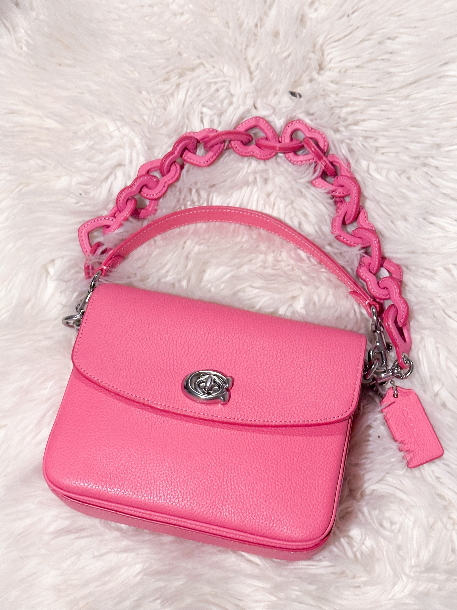 Coach Cassie 19 🩷 perfect gift for a pink lover this holiday! Also comes in Red 😇

#LTKbeauty #LTKGiftGuide #LTKHoliday