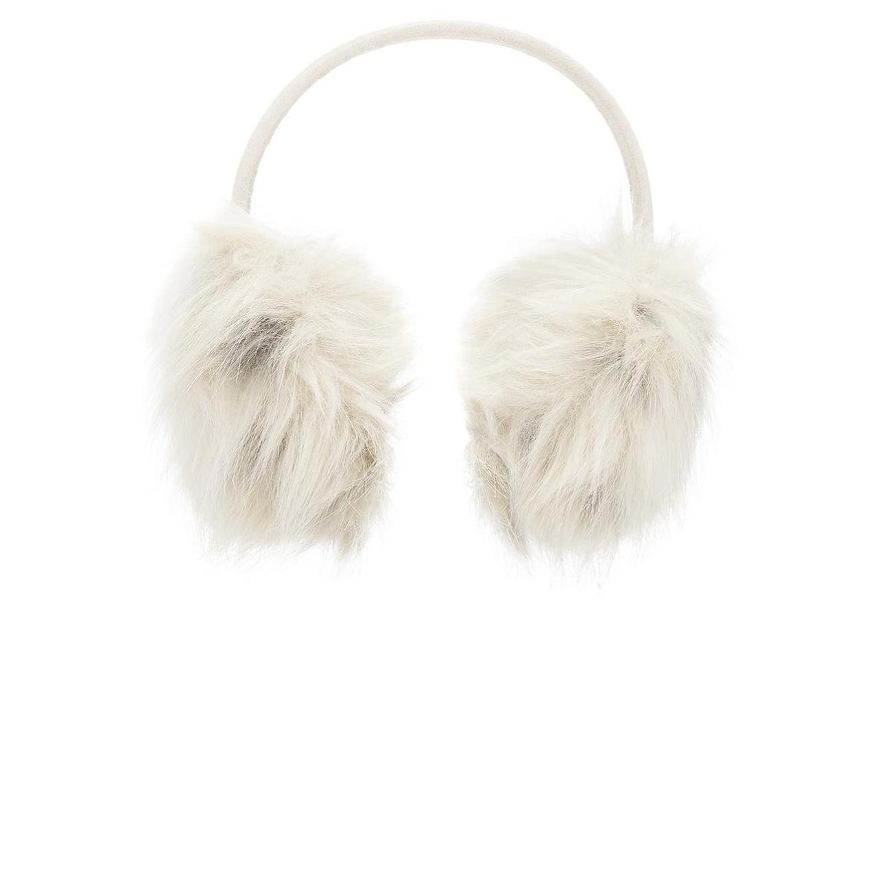 Unreal Fur Women's Beanies - Cream/White | Depop AU